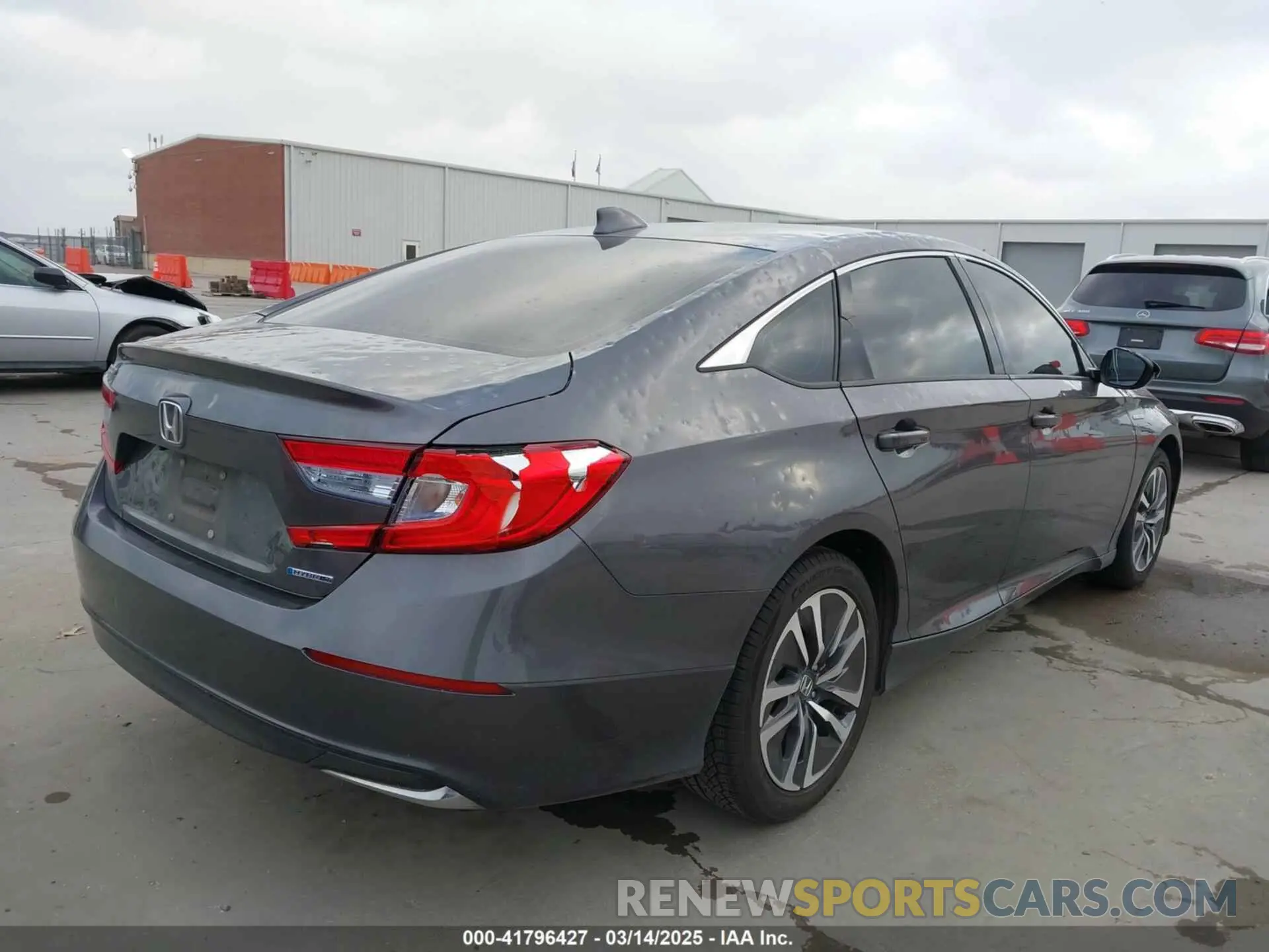 4 Photograph of a damaged car 1HGCV3F17KA019711 HONDA ACCORD HYBRID 2019