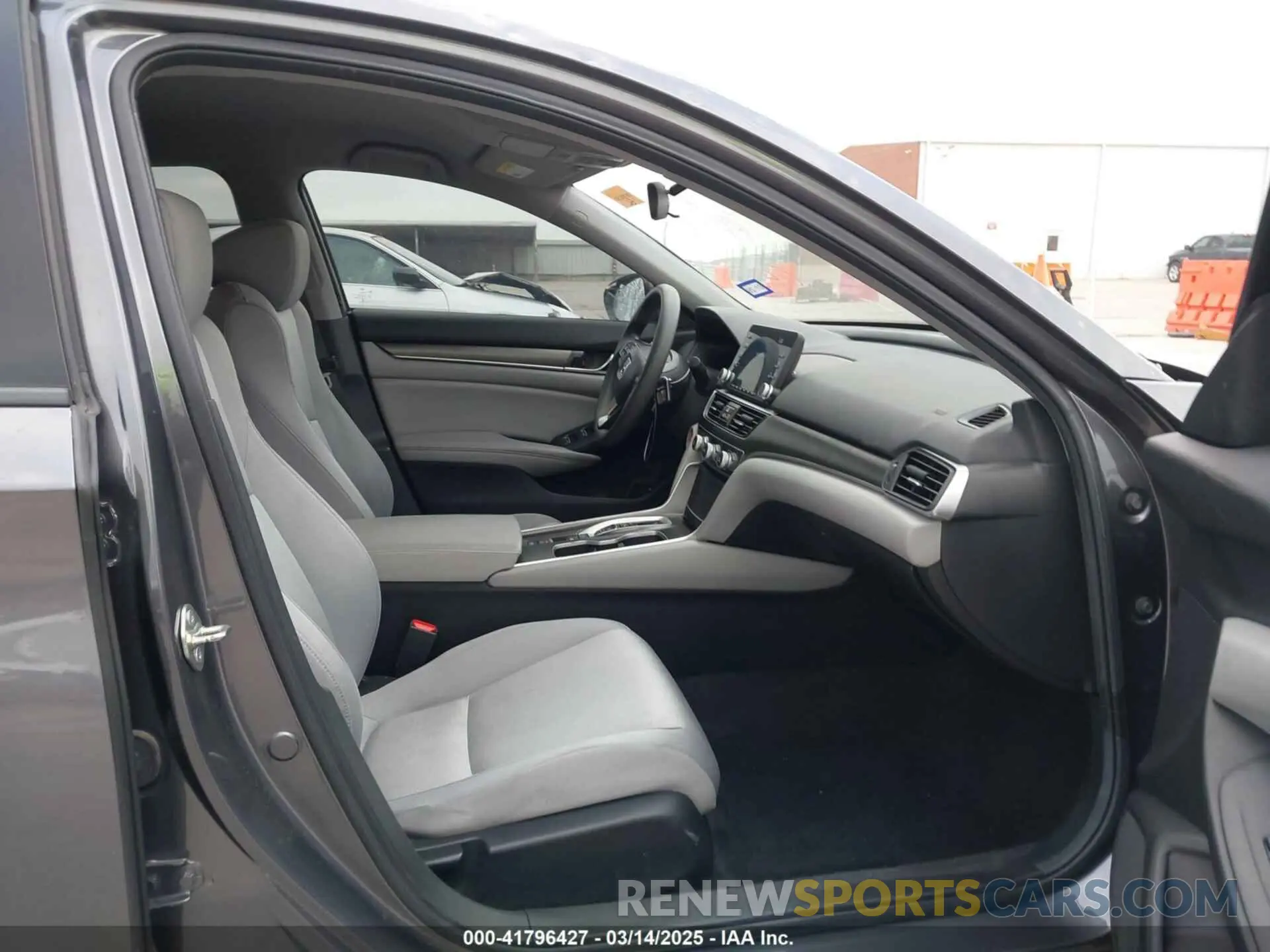 5 Photograph of a damaged car 1HGCV3F17KA019711 HONDA ACCORD HYBRID 2019
