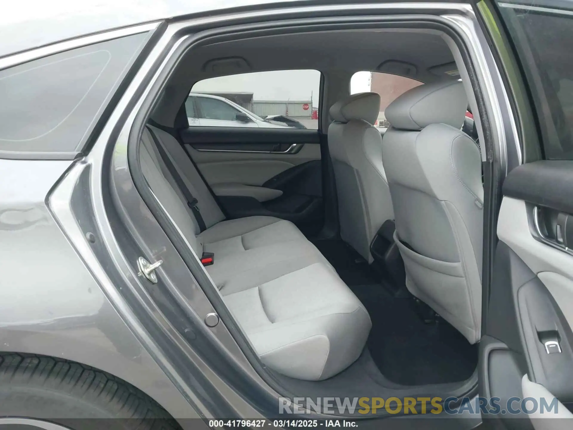 8 Photograph of a damaged car 1HGCV3F17KA019711 HONDA ACCORD HYBRID 2019