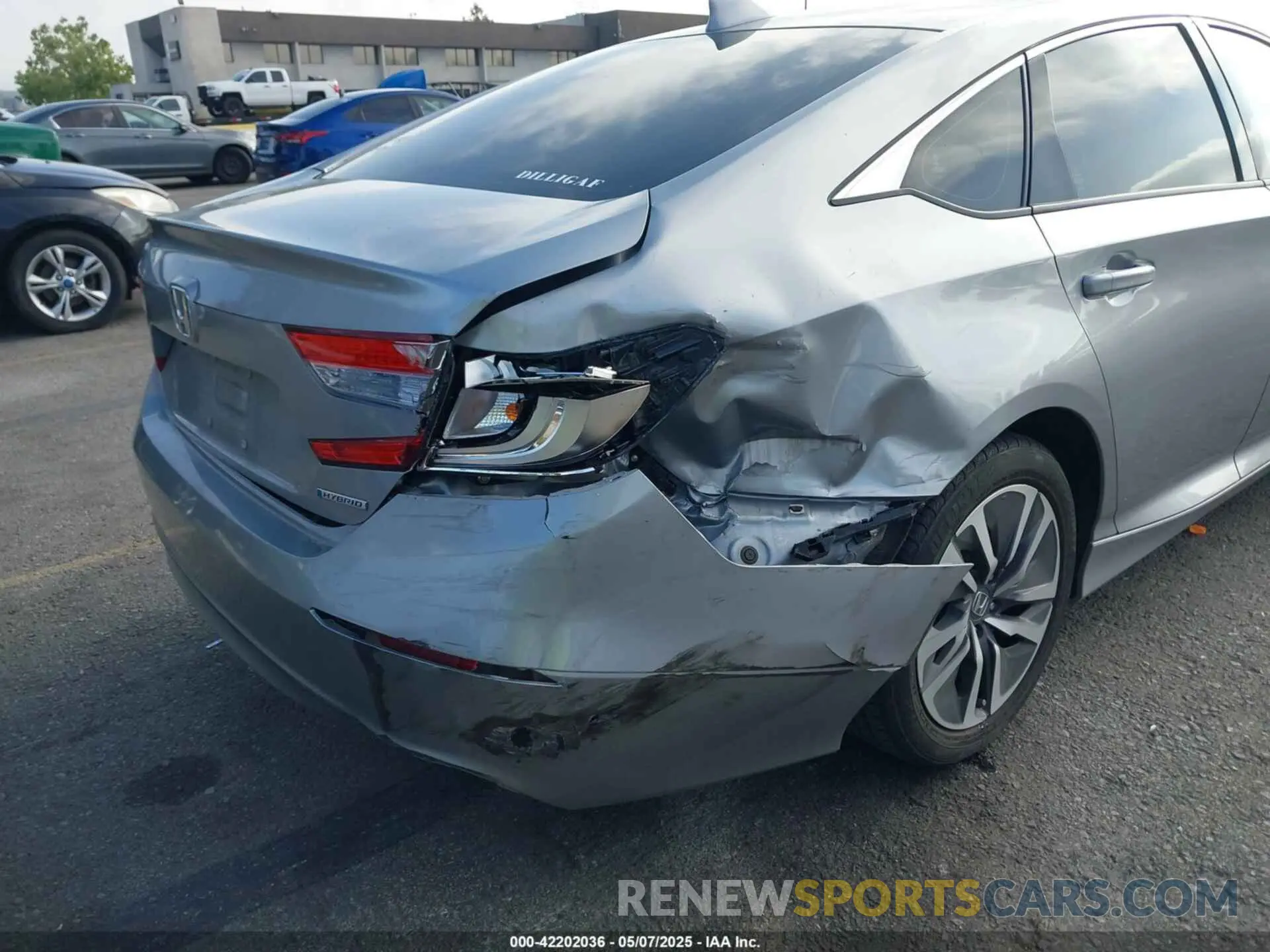 6 Photograph of a damaged car 1HGCV3F1XKA015328 HONDA ACCORD HYBRID 2019