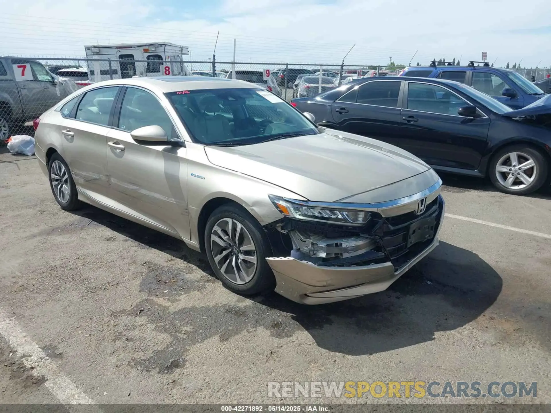 1 Photograph of a damaged car 1HGCV3F47KA009254 HONDA ACCORD HYBRID 2019