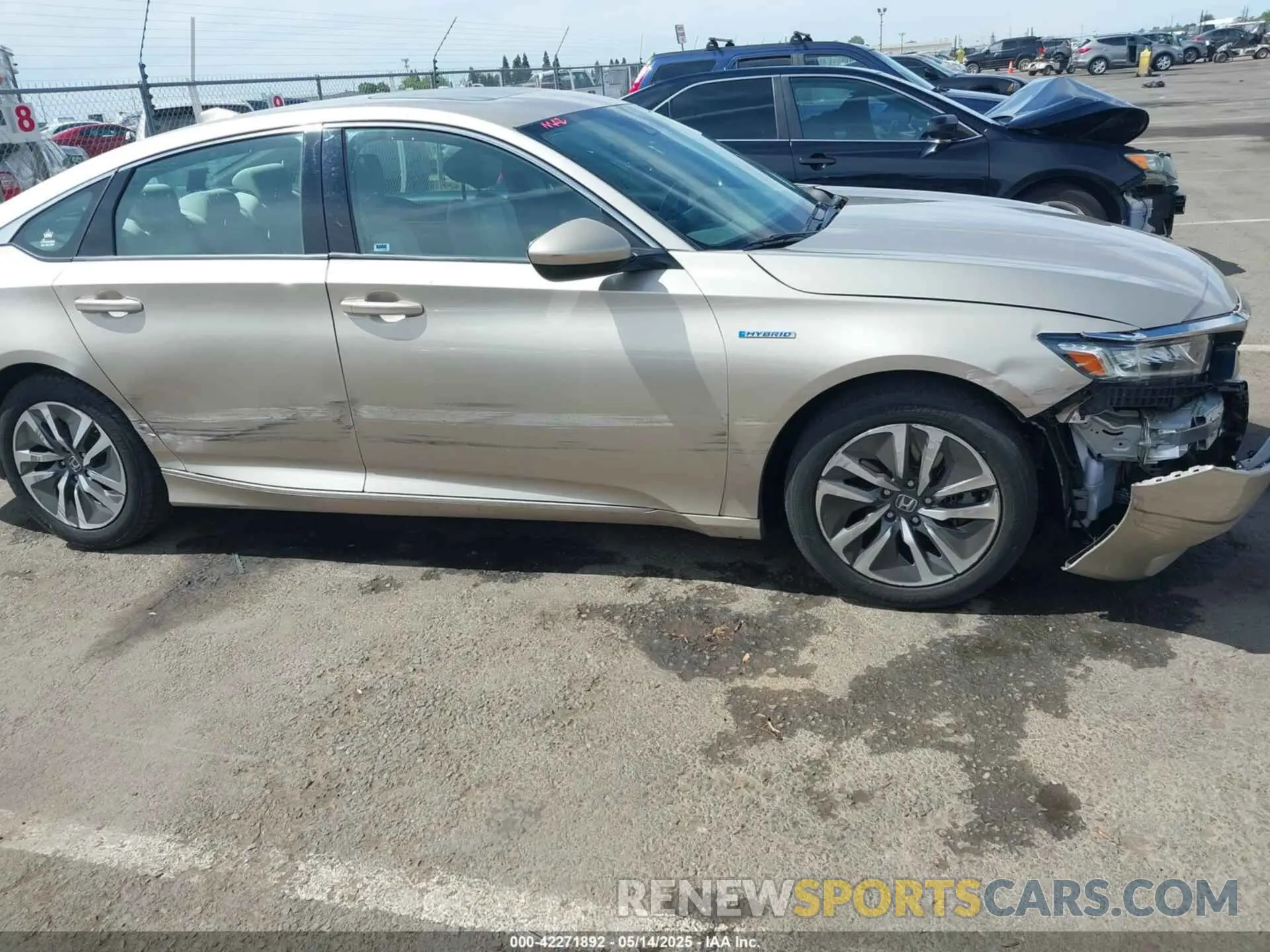17 Photograph of a damaged car 1HGCV3F47KA009254 HONDA ACCORD HYBRID 2019