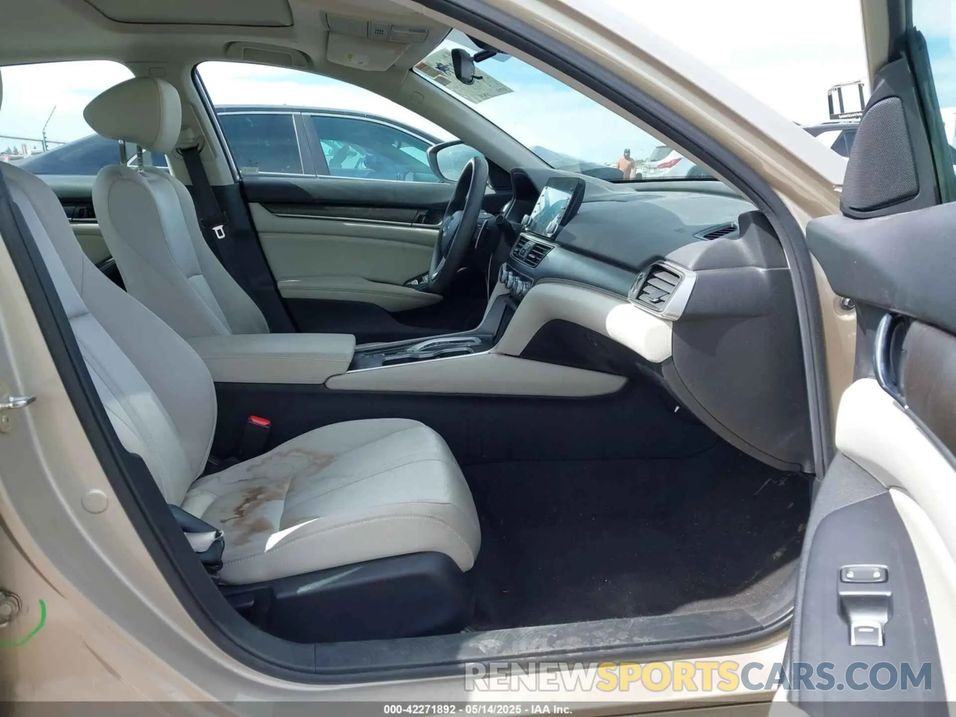 5 Photograph of a damaged car 1HGCV3F47KA009254 HONDA ACCORD HYBRID 2019