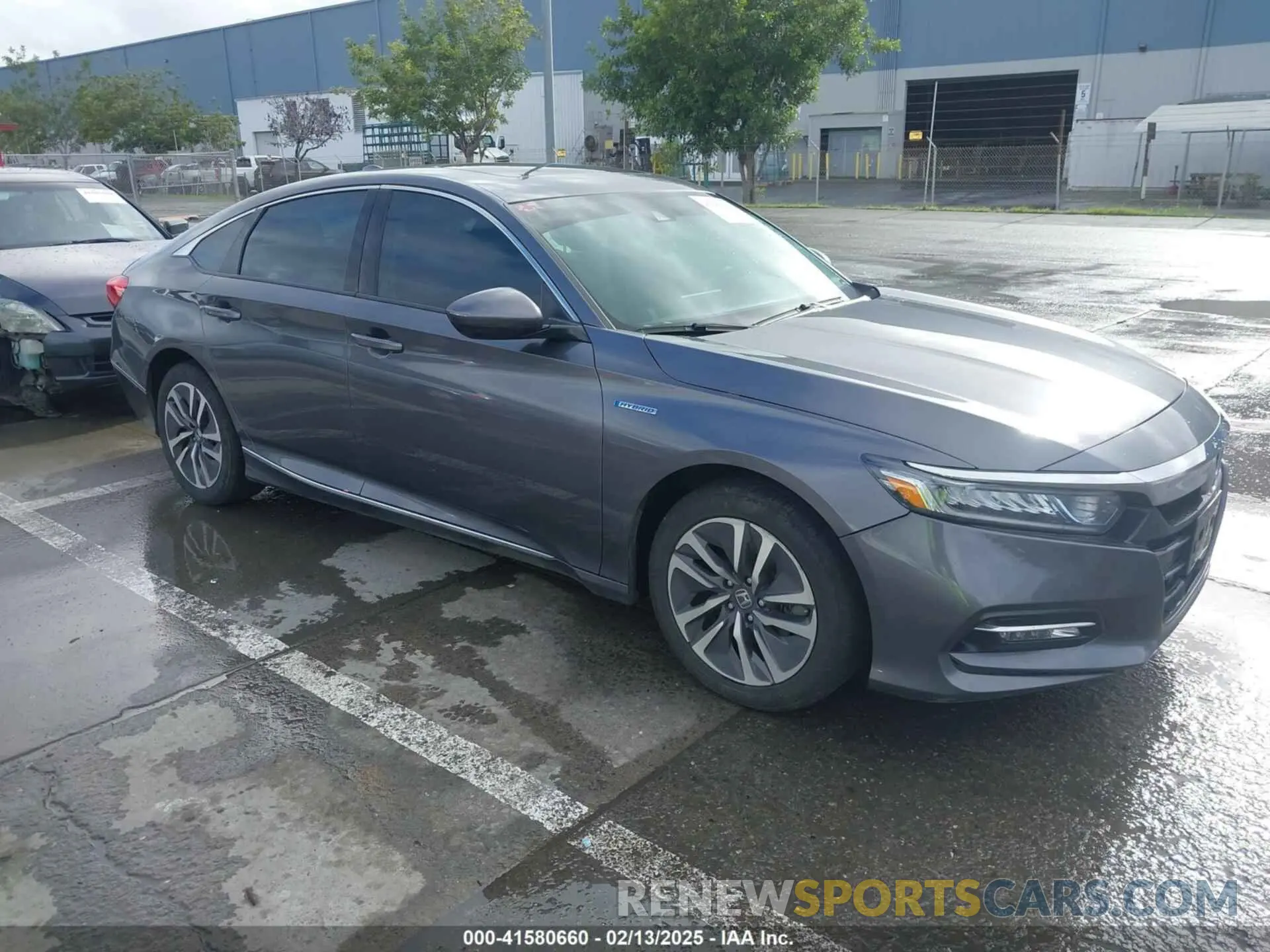 1 Photograph of a damaged car 1HGCV3F48KA002913 HONDA ACCORD HYBRID 2019