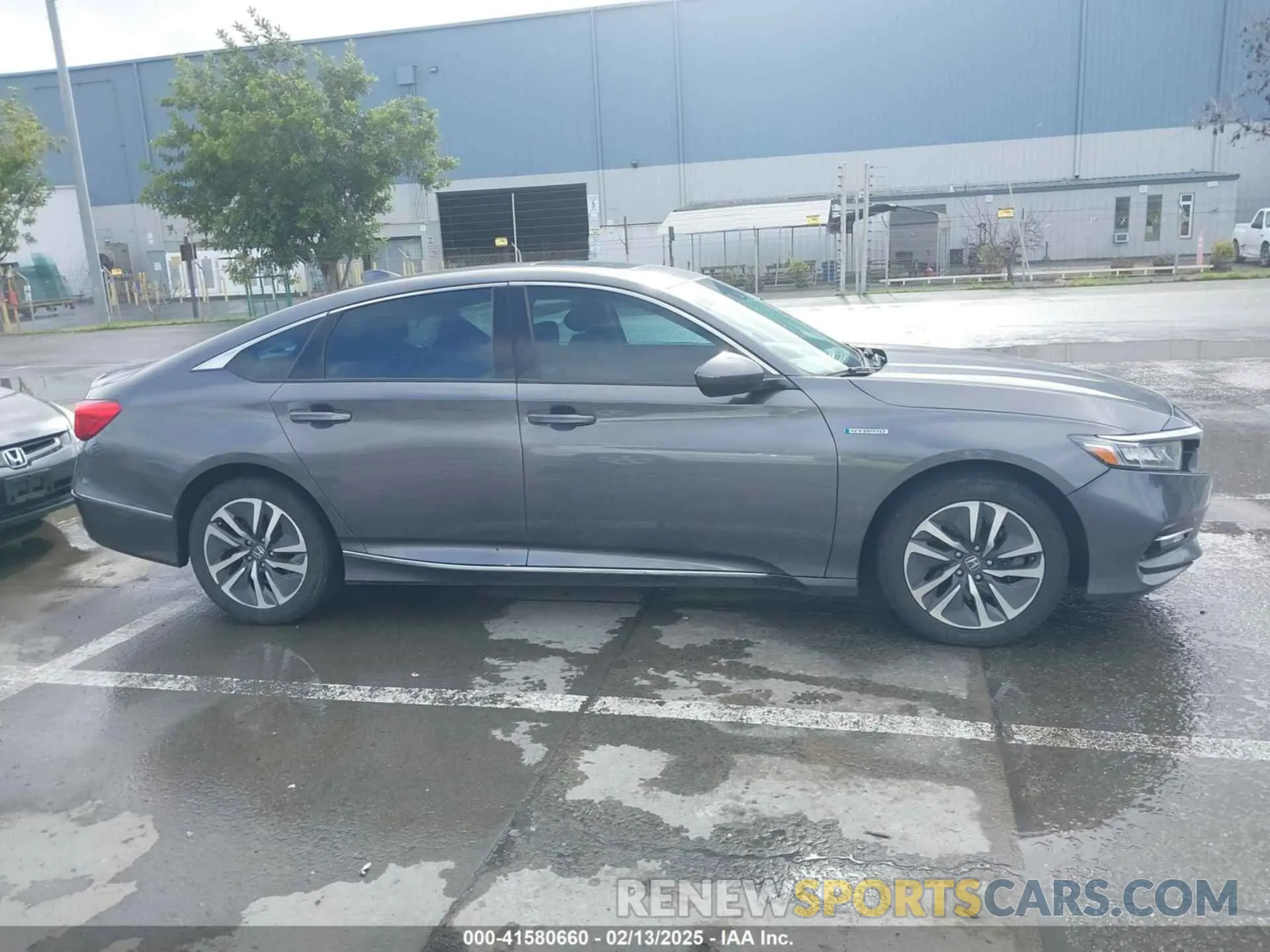 13 Photograph of a damaged car 1HGCV3F48KA002913 HONDA ACCORD HYBRID 2019