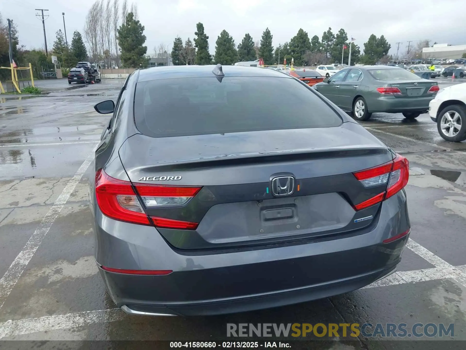 16 Photograph of a damaged car 1HGCV3F48KA002913 HONDA ACCORD HYBRID 2019