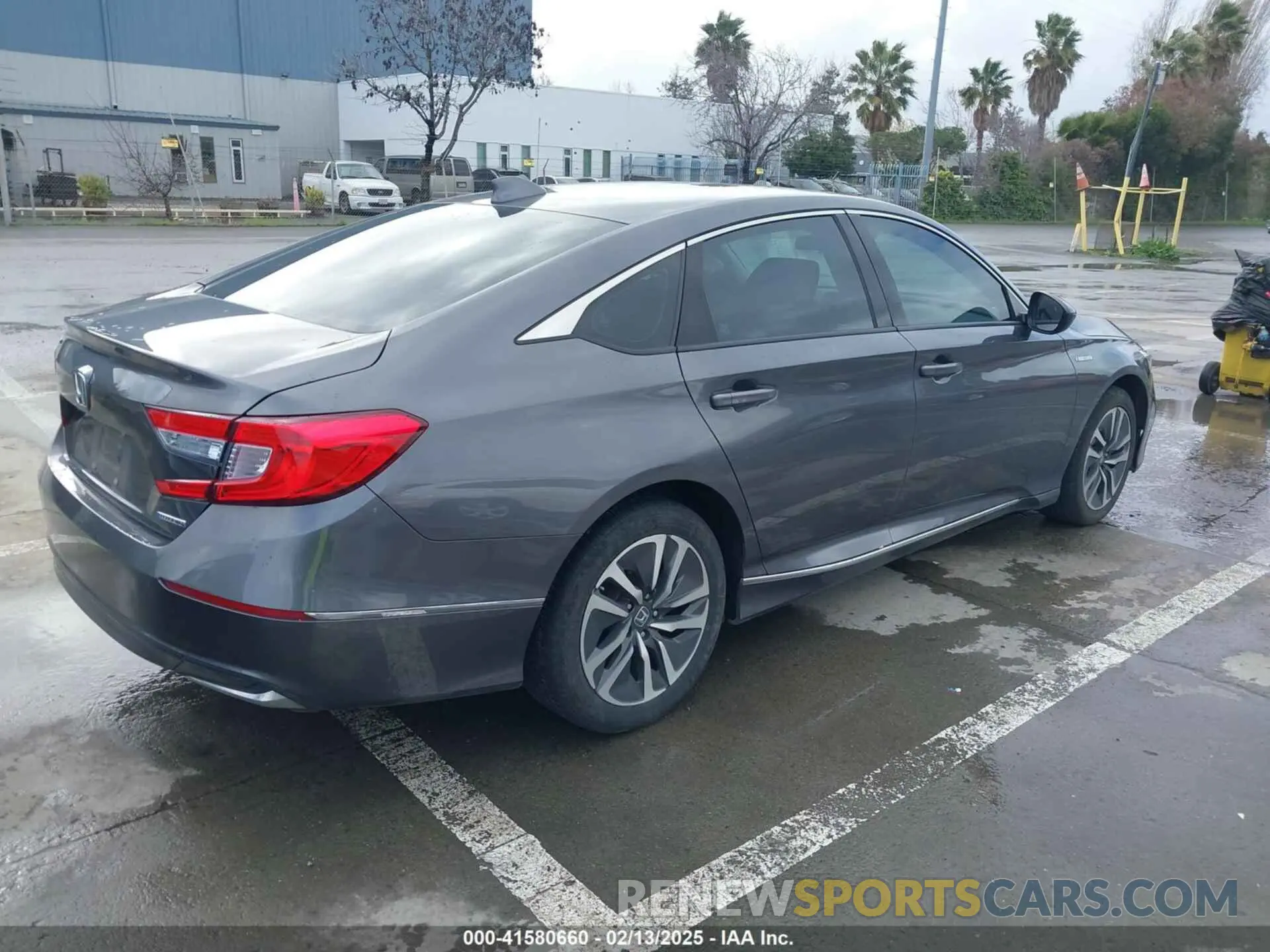4 Photograph of a damaged car 1HGCV3F48KA002913 HONDA ACCORD HYBRID 2019