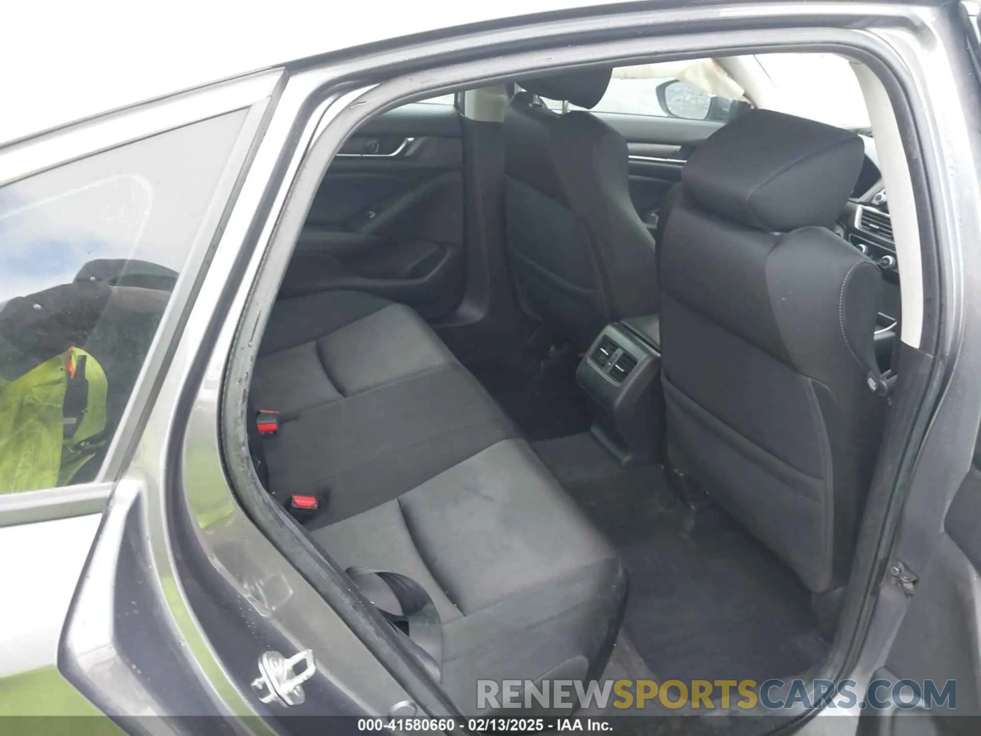 8 Photograph of a damaged car 1HGCV3F48KA002913 HONDA ACCORD HYBRID 2019
