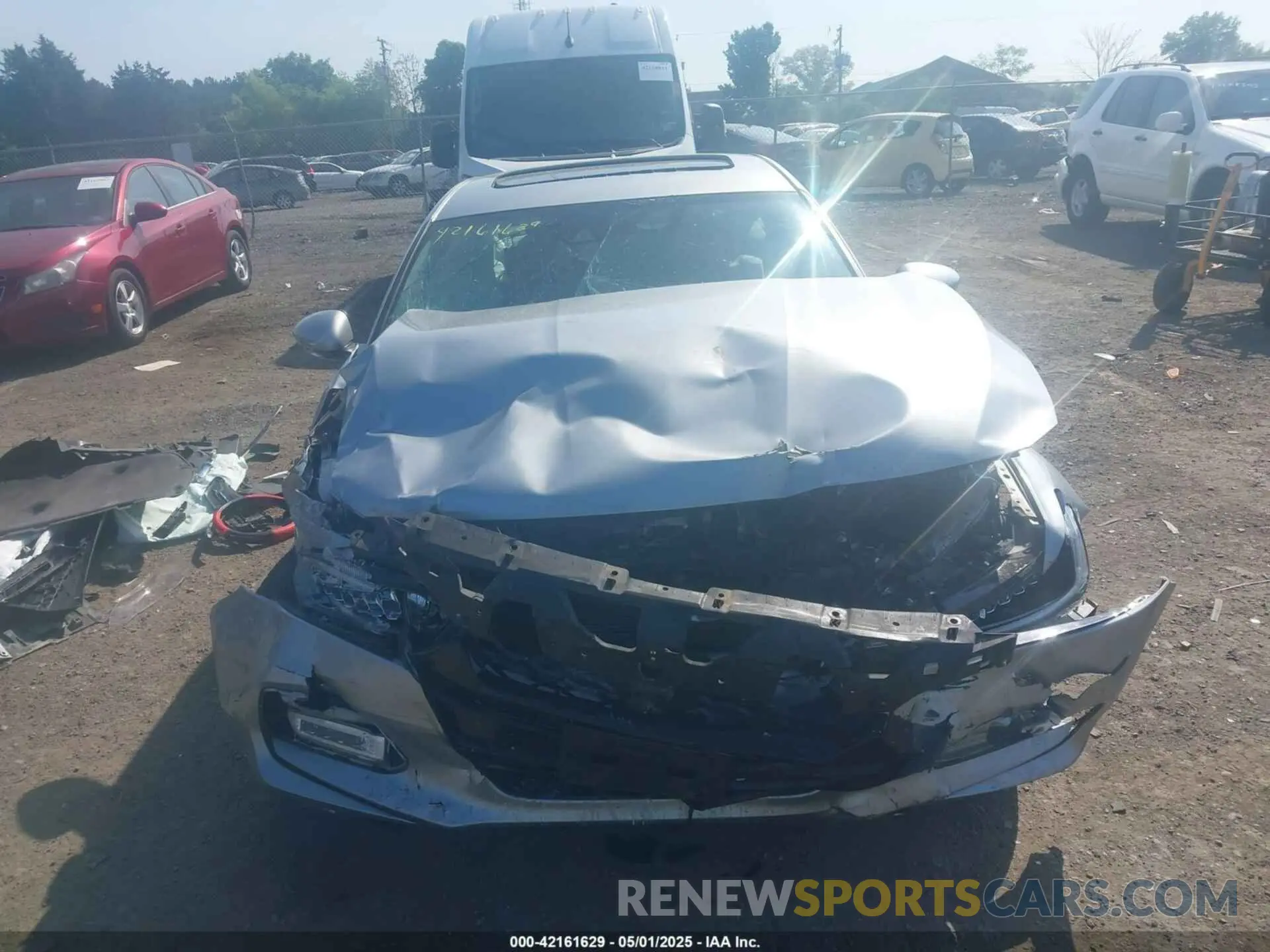 12 Photograph of a damaged car 1HGCV3F48KA008906 HONDA ACCORD HYBRID 2019