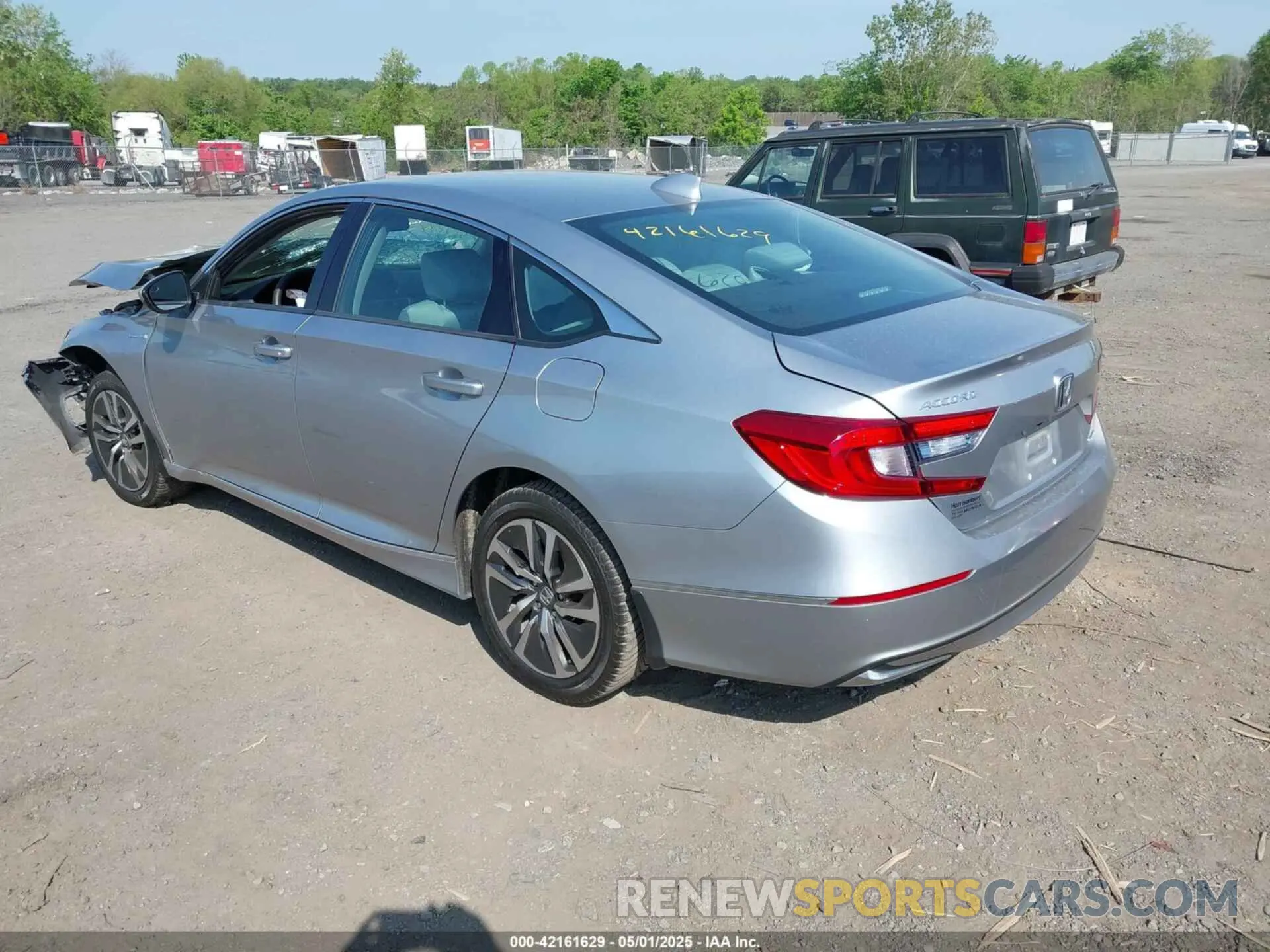 3 Photograph of a damaged car 1HGCV3F48KA008906 HONDA ACCORD HYBRID 2019