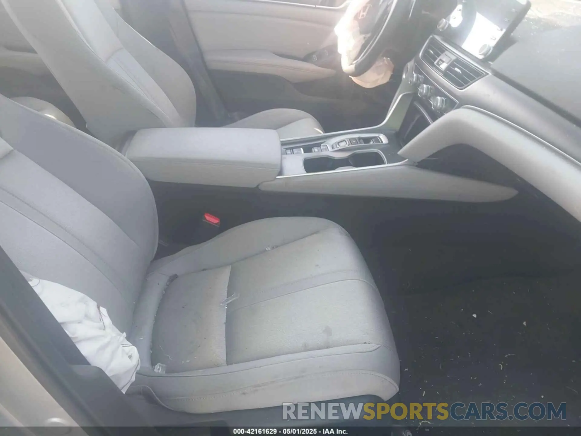 5 Photograph of a damaged car 1HGCV3F48KA008906 HONDA ACCORD HYBRID 2019