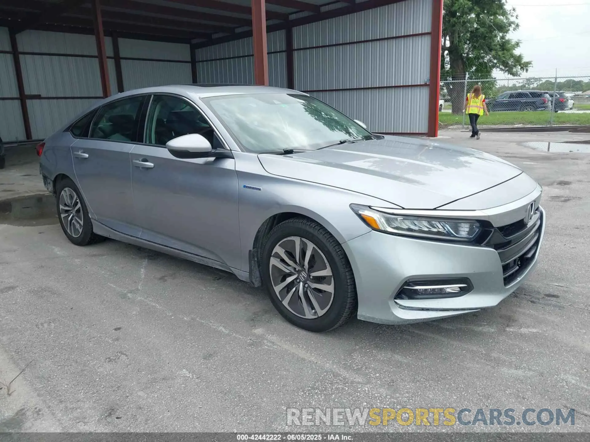 1 Photograph of a damaged car 1HGCV3F50KA017933 HONDA ACCORD HYBRID 2019