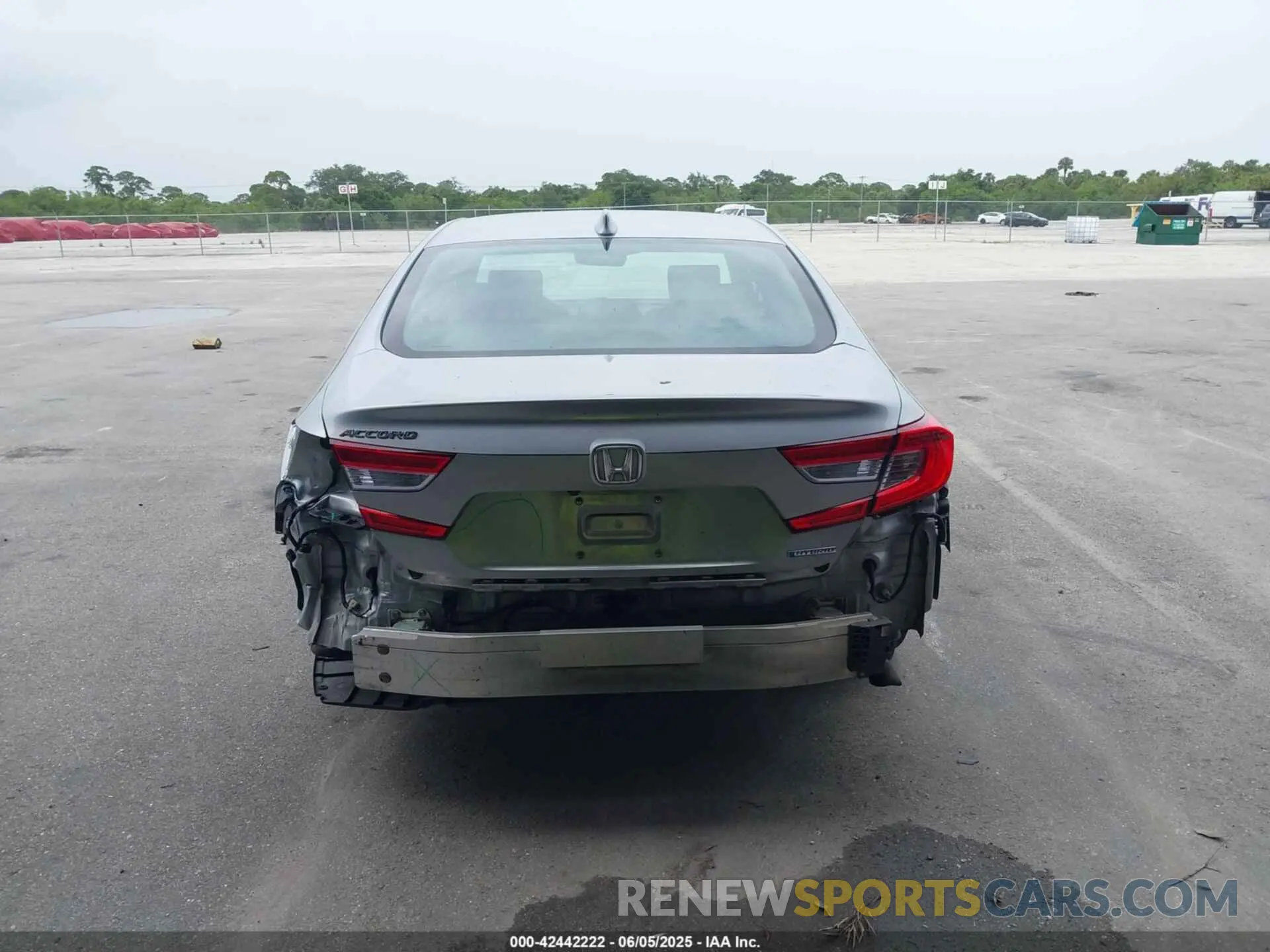 17 Photograph of a damaged car 1HGCV3F50KA017933 HONDA ACCORD HYBRID 2019