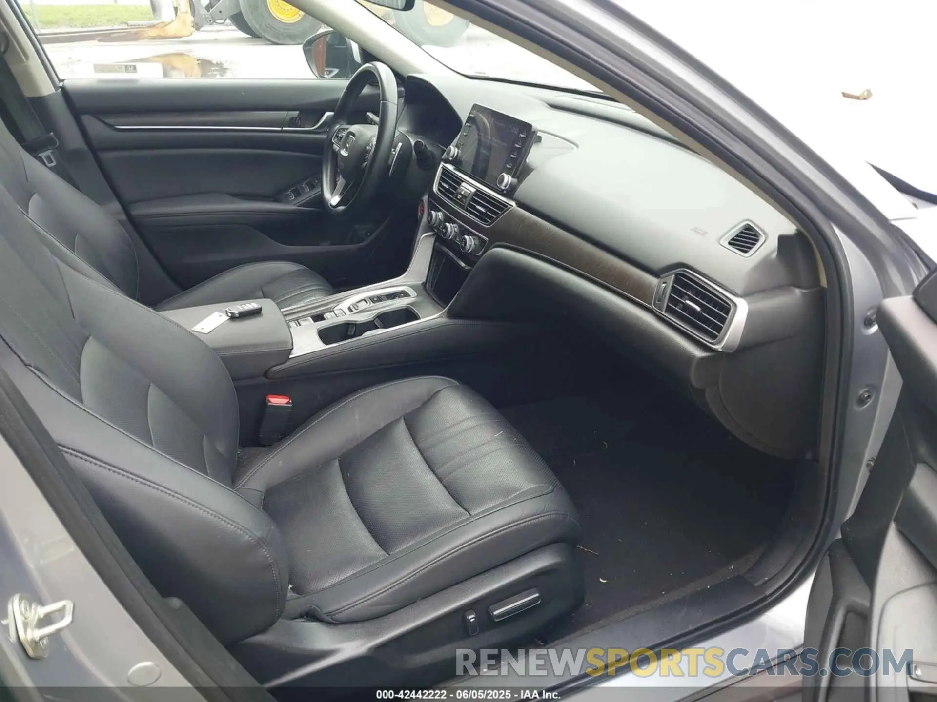 5 Photograph of a damaged car 1HGCV3F50KA017933 HONDA ACCORD HYBRID 2019
