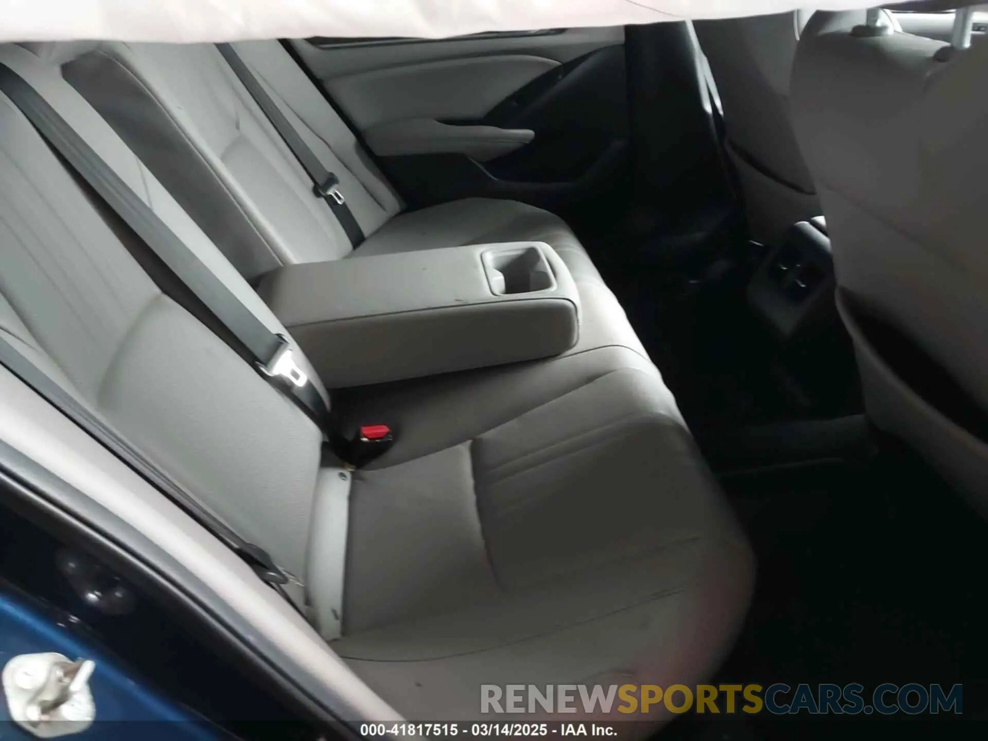 8 Photograph of a damaged car 1HGCV3F52KA006450 HONDA ACCORD HYBRID 2019