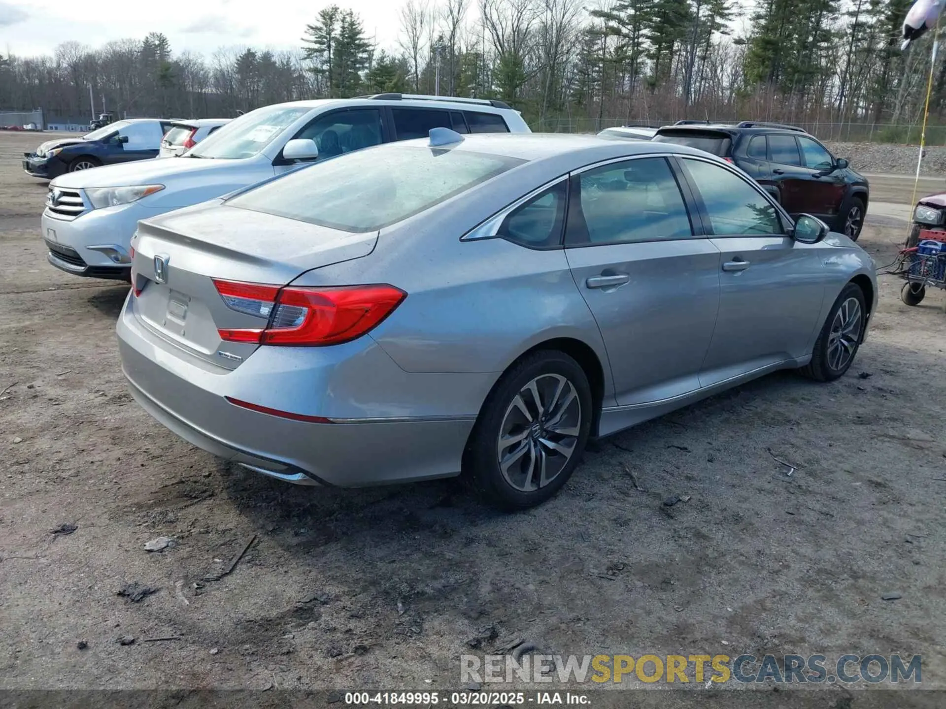 4 Photograph of a damaged car 1HGCV3F56KA001218 HONDA ACCORD HYBRID 2019