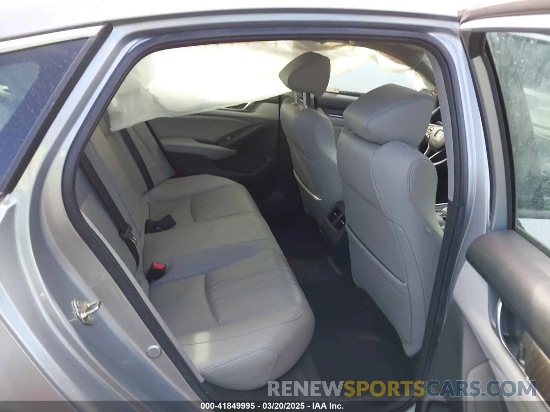 8 Photograph of a damaged car 1HGCV3F56KA001218 HONDA ACCORD HYBRID 2019