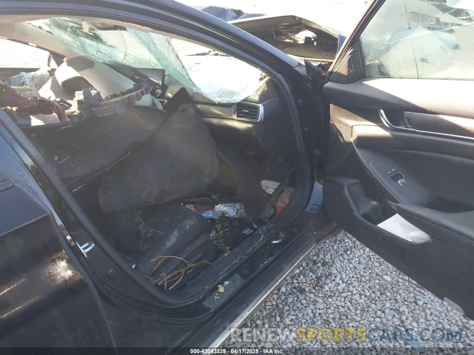 5 Photograph of a damaged car 1HGCV3F57KA012776 HONDA ACCORD HYBRID 2019