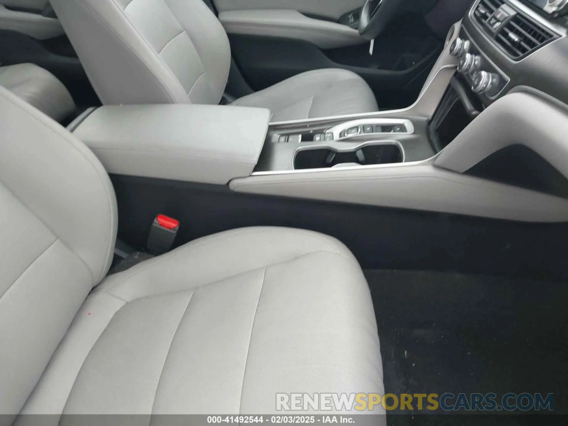 5 Photograph of a damaged car 1HGCV3F57KA013068 HONDA ACCORD HYBRID 2019