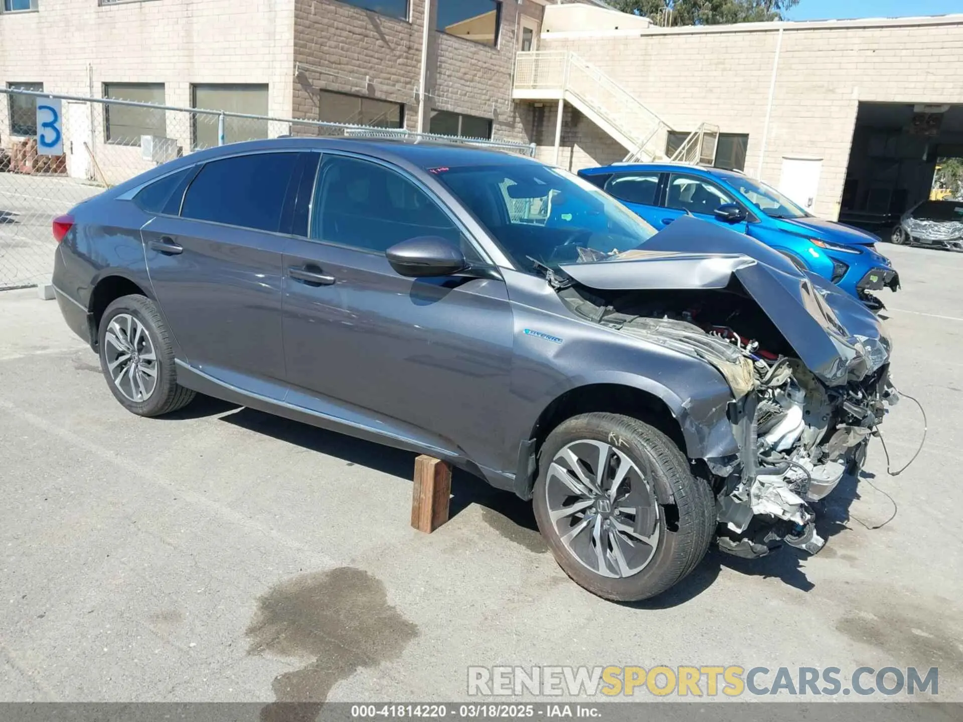 1 Photograph of a damaged car 1HGCV3F58KA017310 HONDA ACCORD HYBRID 2019