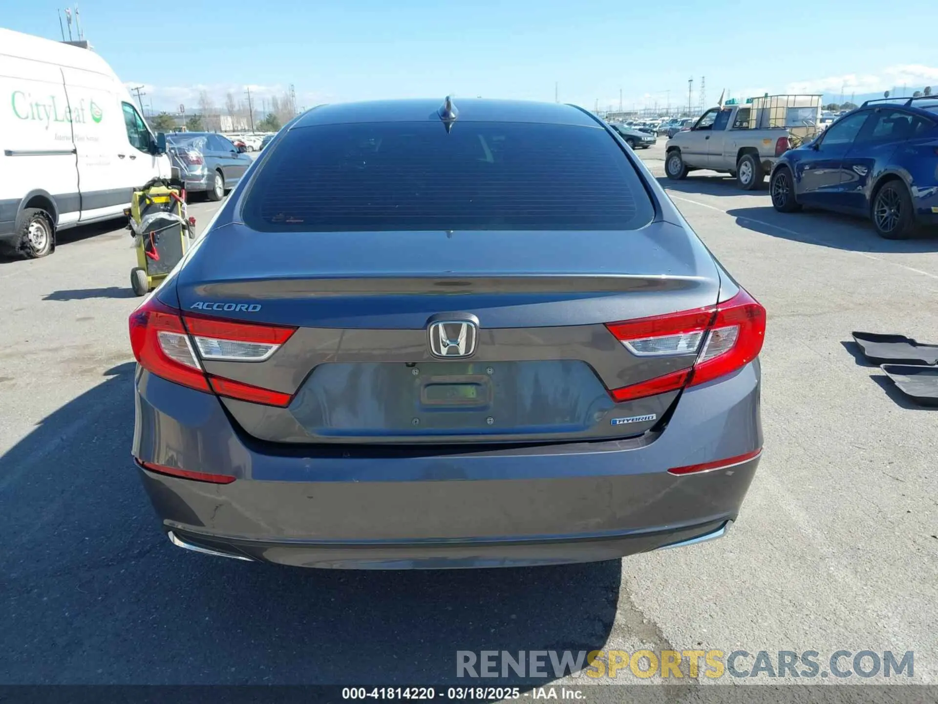 17 Photograph of a damaged car 1HGCV3F58KA017310 HONDA ACCORD HYBRID 2019