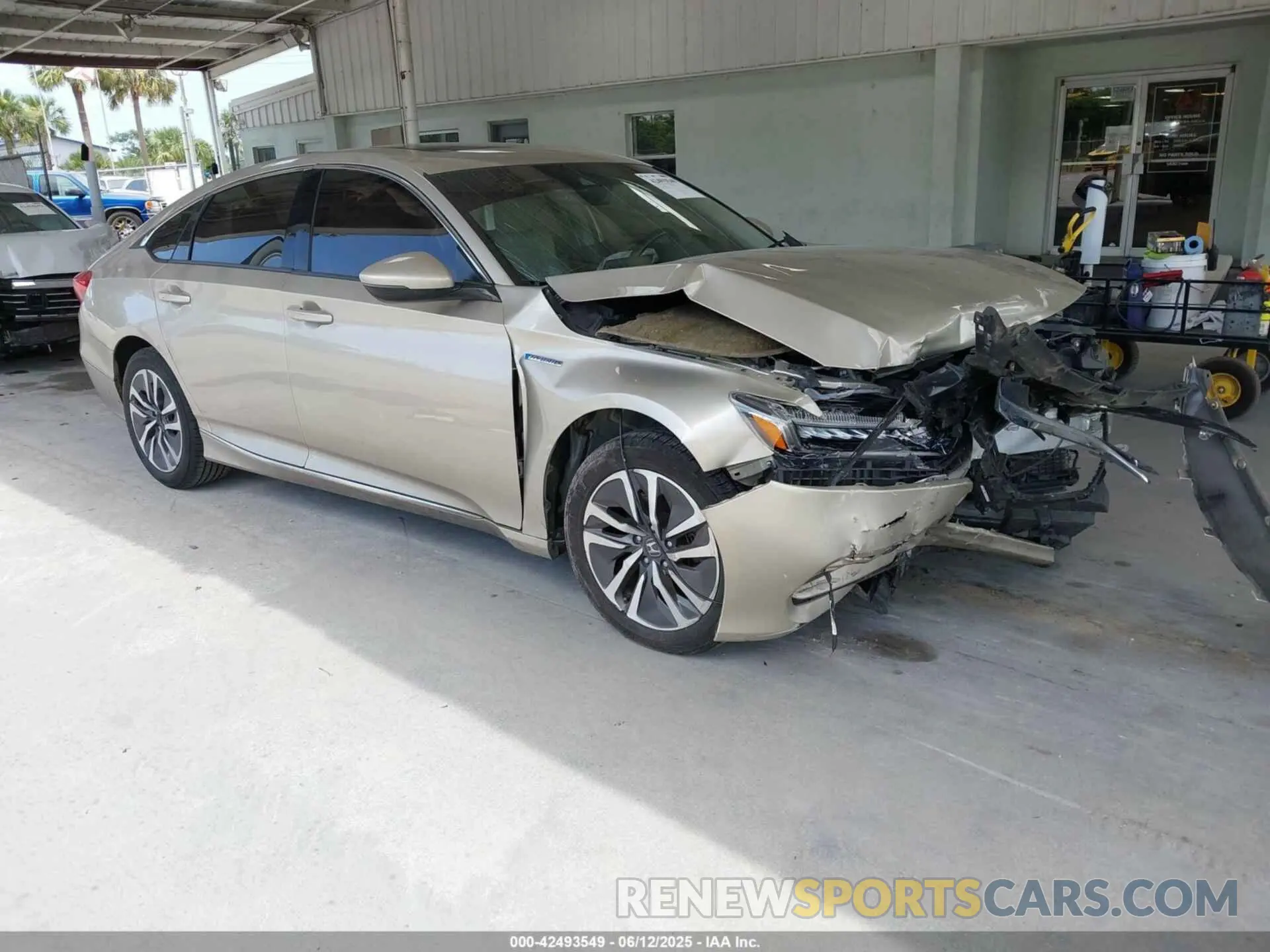 1 Photograph of a damaged car 1HGCV3F59KA015906 HONDA ACCORD HYBRID 2019