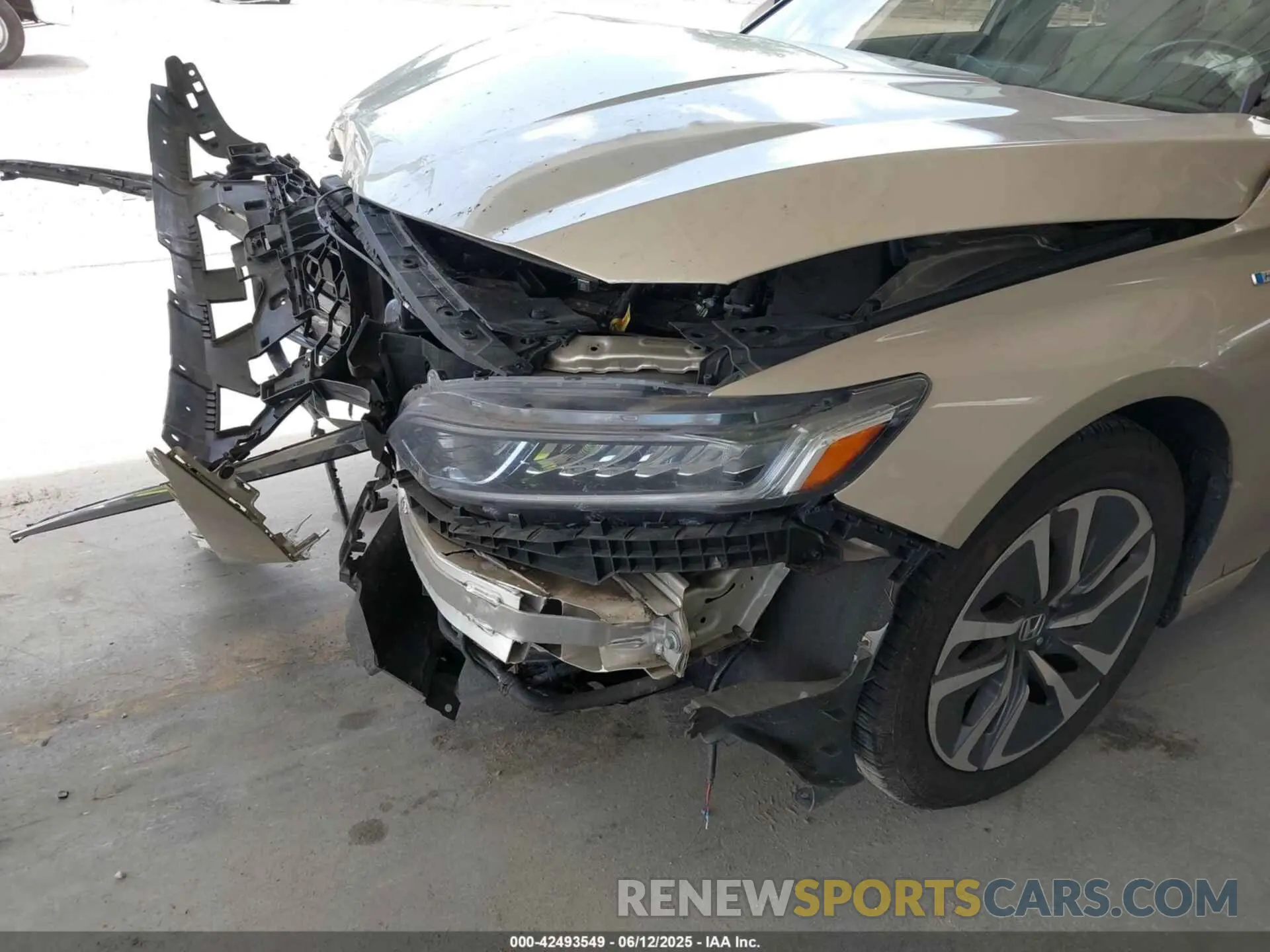 6 Photograph of a damaged car 1HGCV3F59KA015906 HONDA ACCORD HYBRID 2019