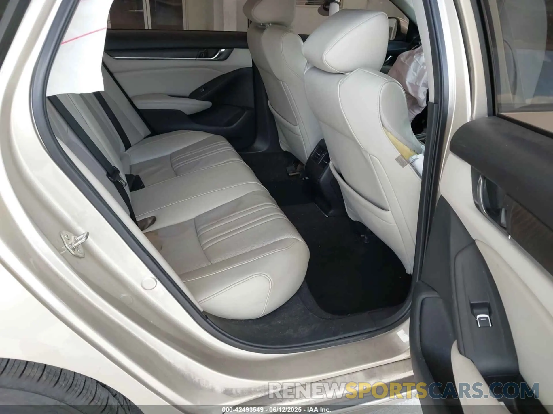 8 Photograph of a damaged car 1HGCV3F59KA015906 HONDA ACCORD HYBRID 2019