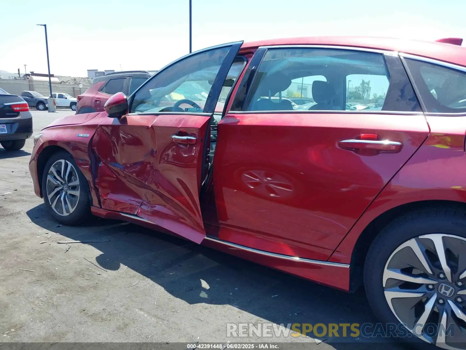 6 Photograph of a damaged car 1HGCV3F91KA000531 HONDA ACCORD HYBRID 2019