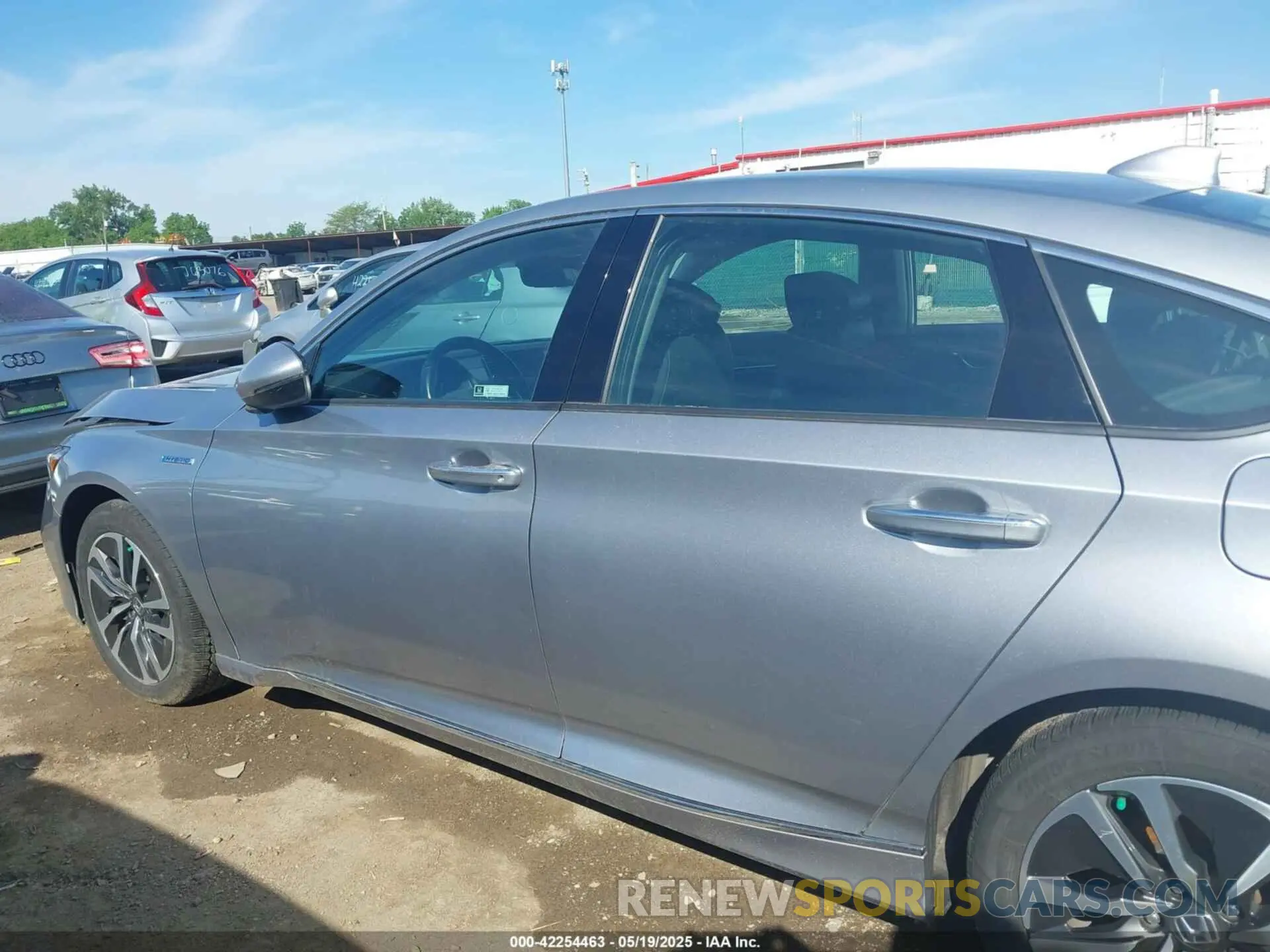 15 Photograph of a damaged car 1HGCV3F91KA021167 HONDA ACCORD HYBRID 2019