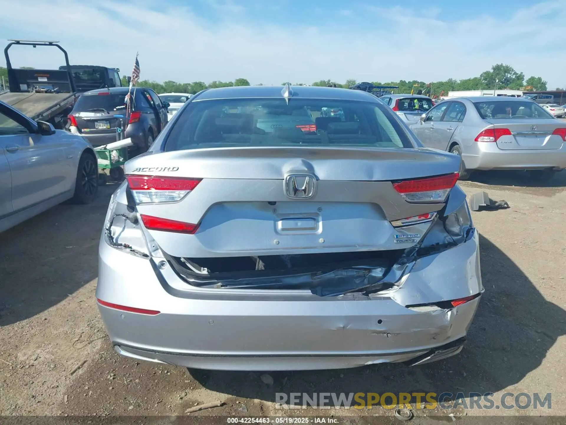 6 Photograph of a damaged car 1HGCV3F91KA021167 HONDA ACCORD HYBRID 2019