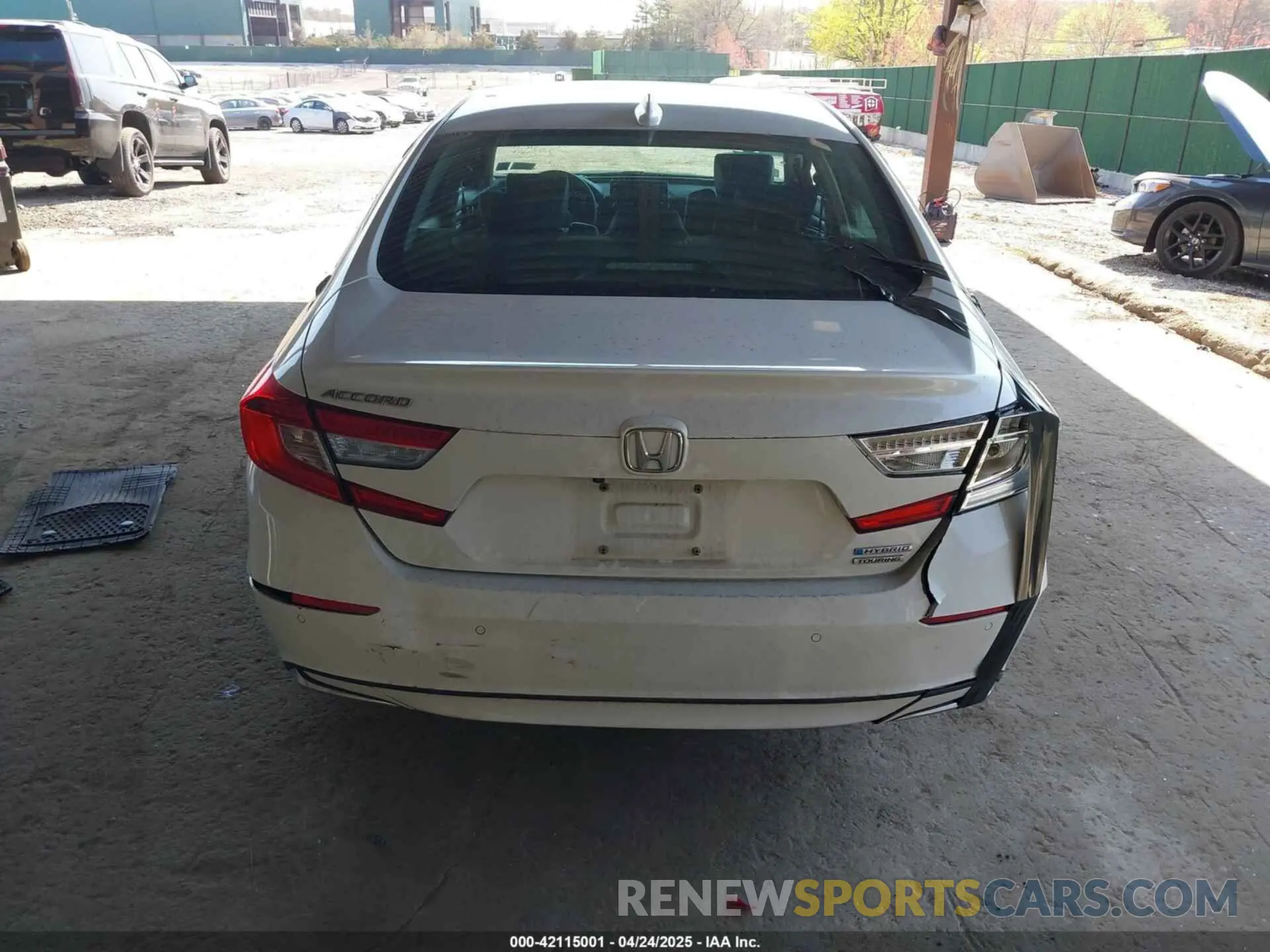 16 Photograph of a damaged car 1HGCV3F92KA005026 HONDA ACCORD HYBRID 2019
