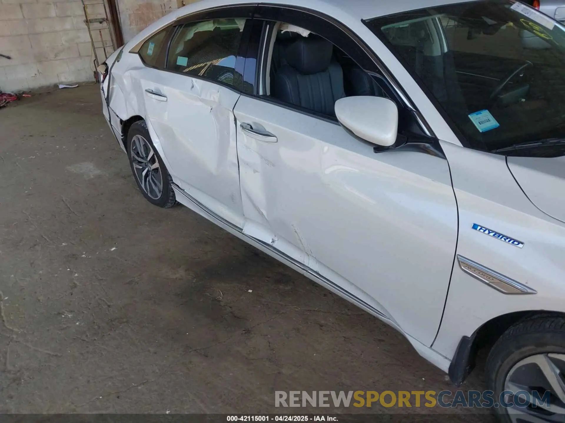 6 Photograph of a damaged car 1HGCV3F92KA005026 HONDA ACCORD HYBRID 2019