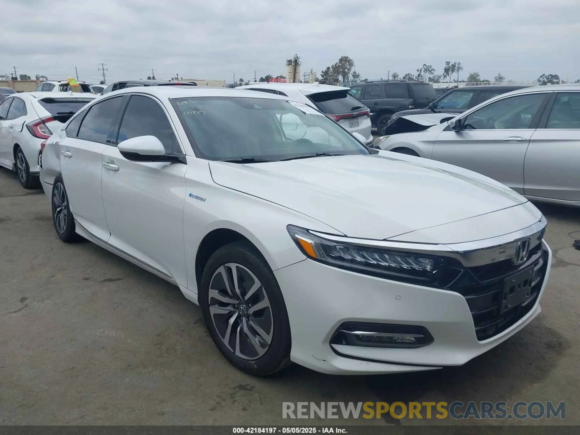 1 Photograph of a damaged car 1HGCV3F9XKA000284 HONDA ACCORD HYBRID 2019