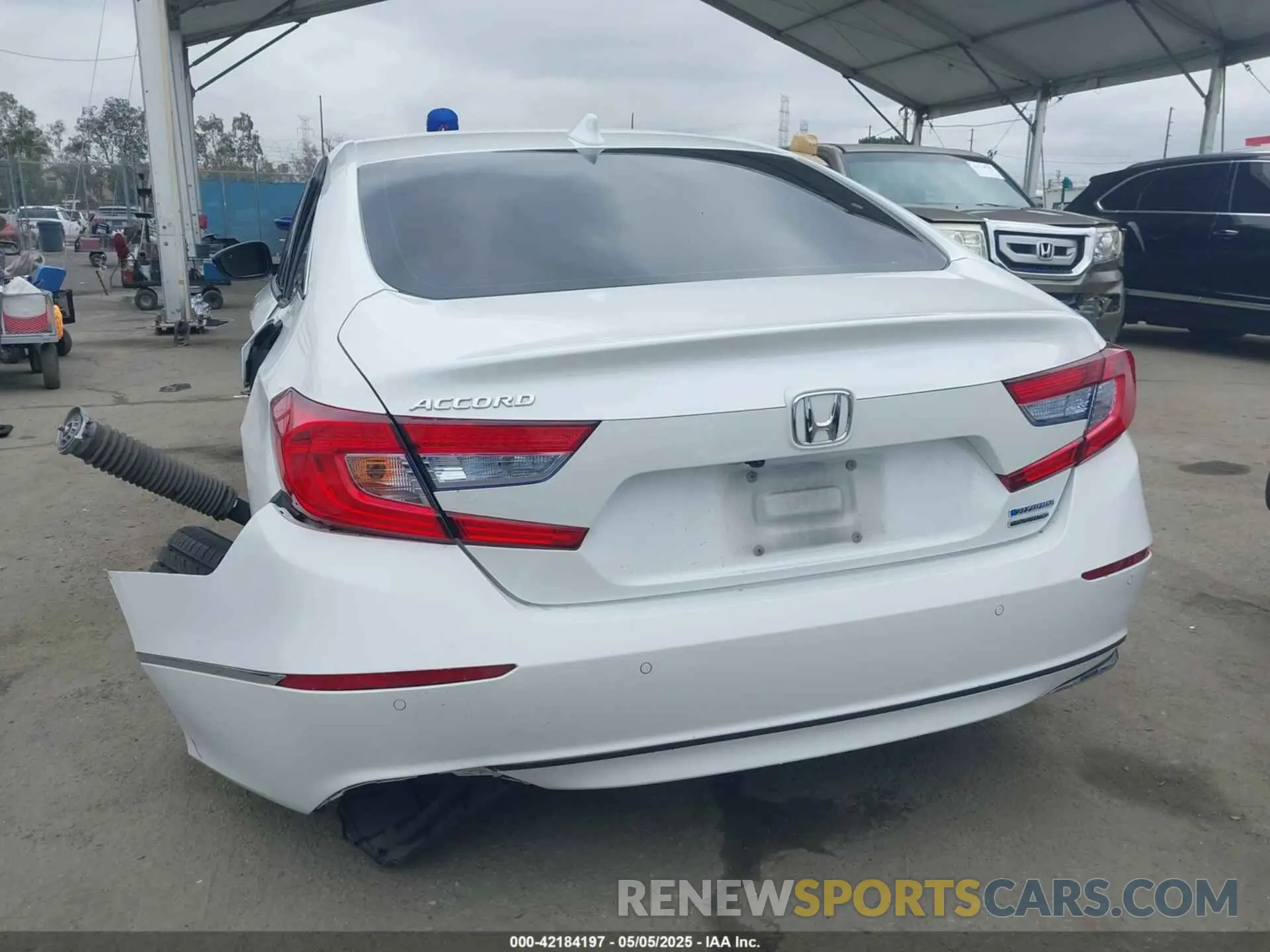 16 Photograph of a damaged car 1HGCV3F9XKA000284 HONDA ACCORD HYBRID 2019