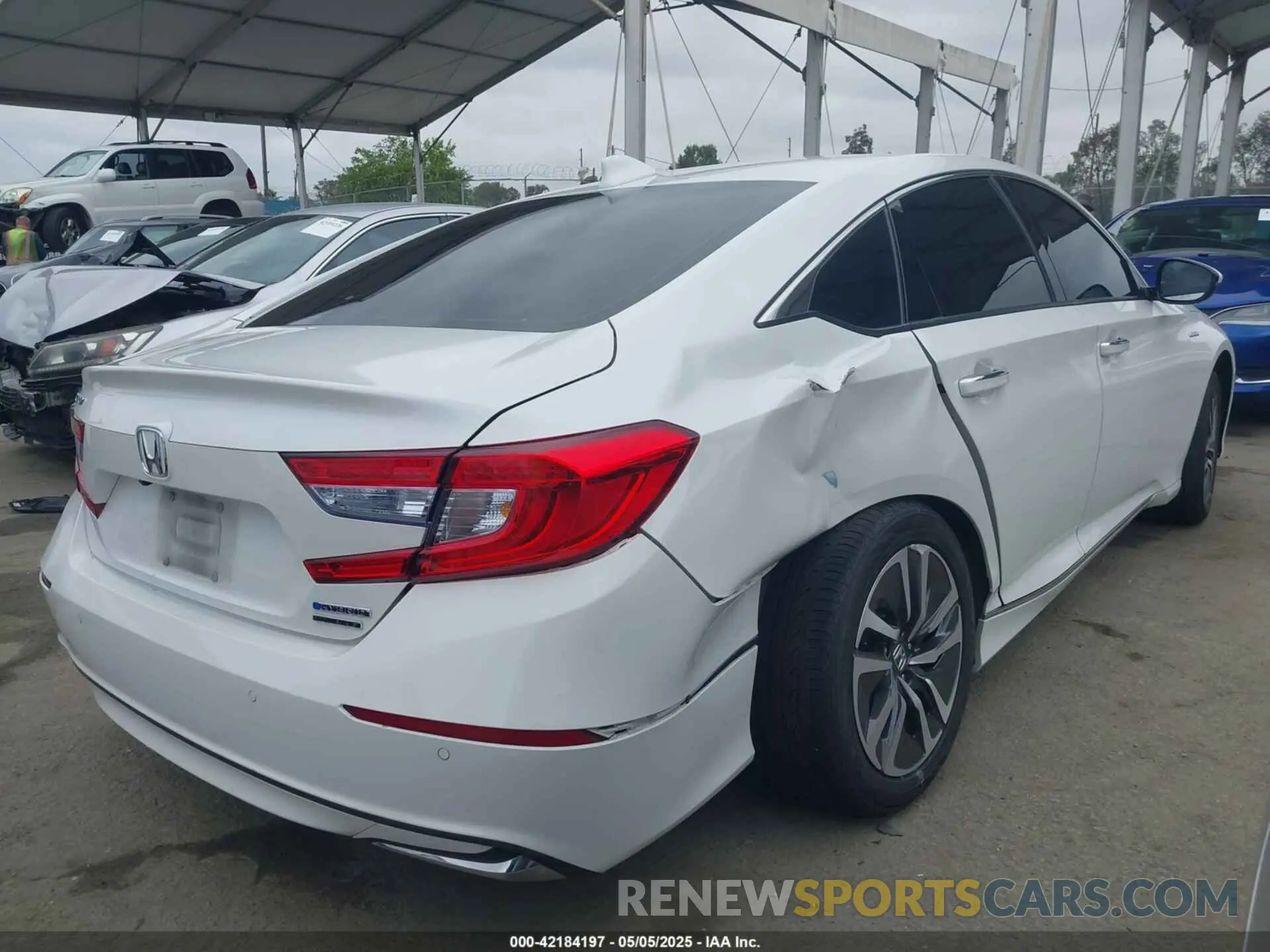 4 Photograph of a damaged car 1HGCV3F9XKA000284 HONDA ACCORD HYBRID 2019