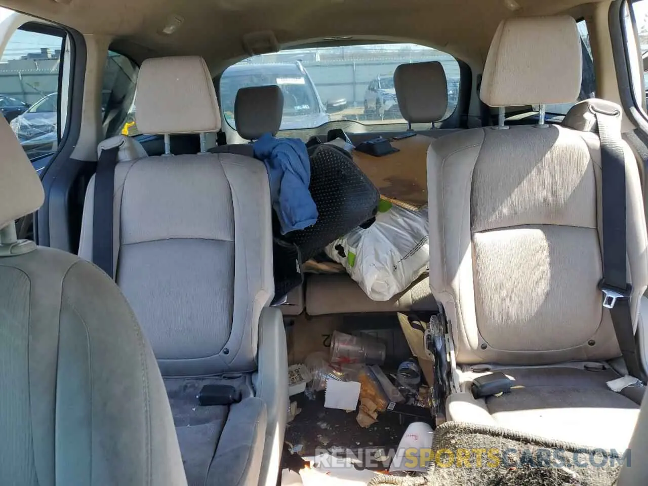 10 Photograph of a damaged car 5FNRL6H22KB016888 HONDA All Models 2019