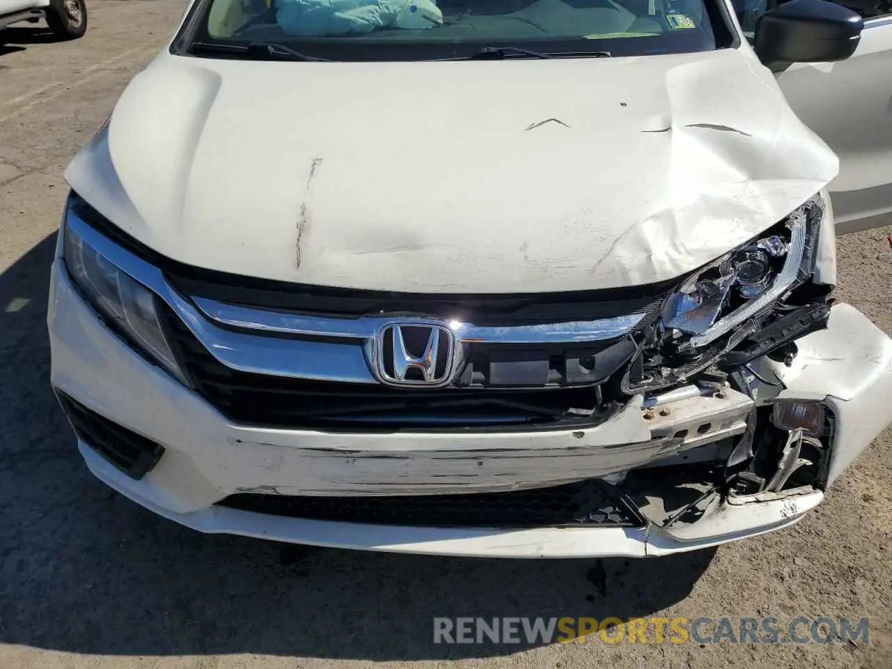 13 Photograph of a damaged car 5FNRL6H22KB016888 HONDA All Models 2019