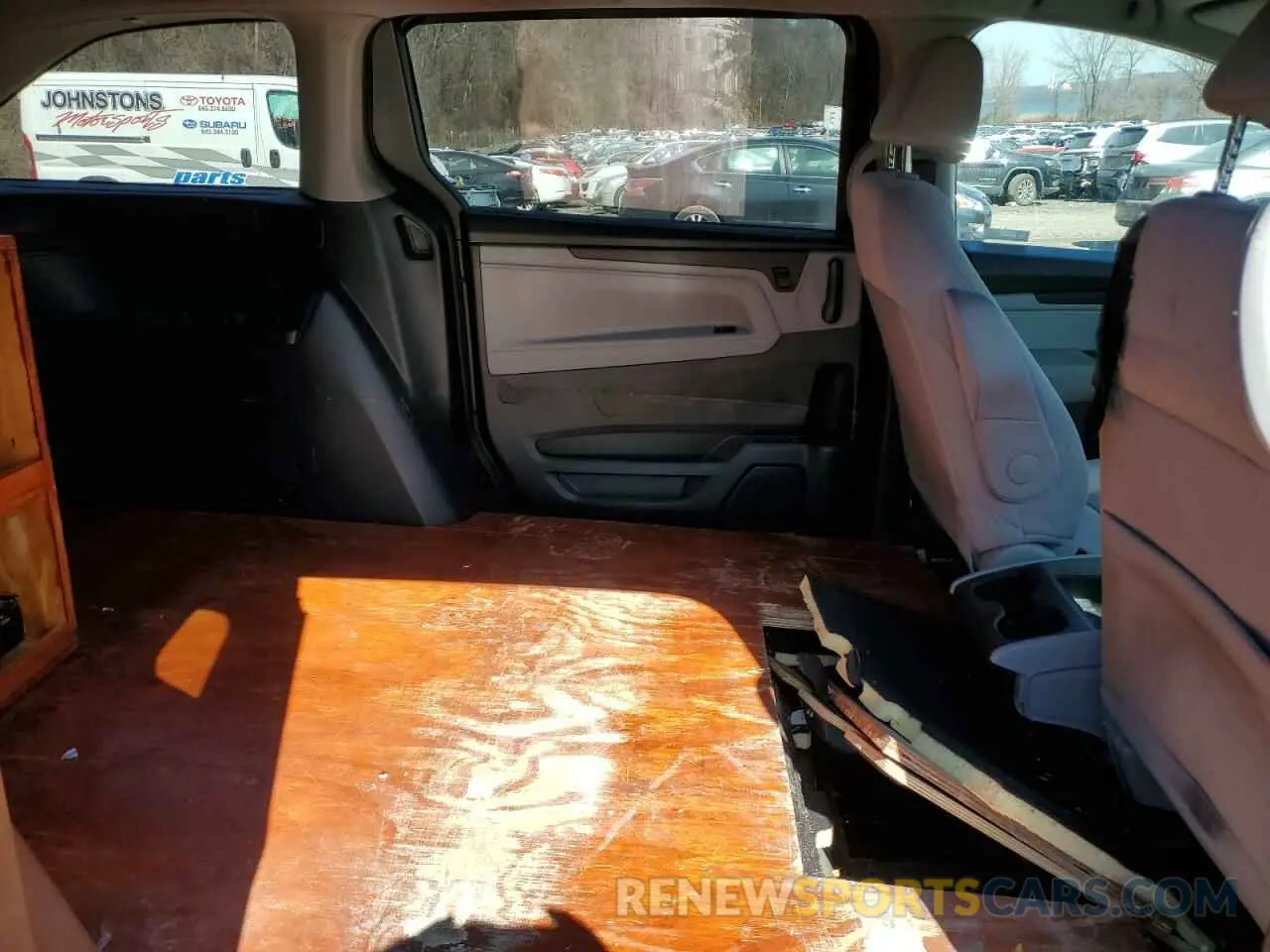 11 Photograph of a damaged car 5FNRL6H23KB045204 HONDA All Models 2019