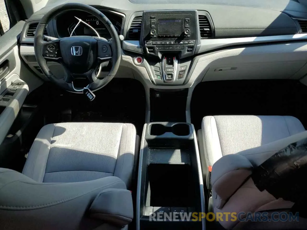 8 Photograph of a damaged car 5FNRL6H23KB045204 HONDA All Models 2019