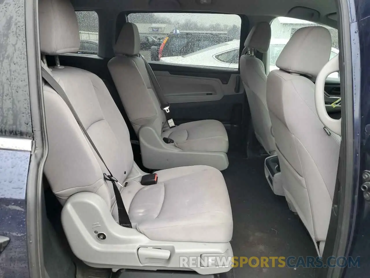 11 Photograph of a damaged car 5FNRL6H23KB056672 HONDA All Models 2019