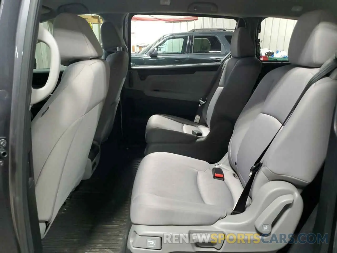 11 Photograph of a damaged car 5FNRL6H24KB101473 HONDA All Models 2019