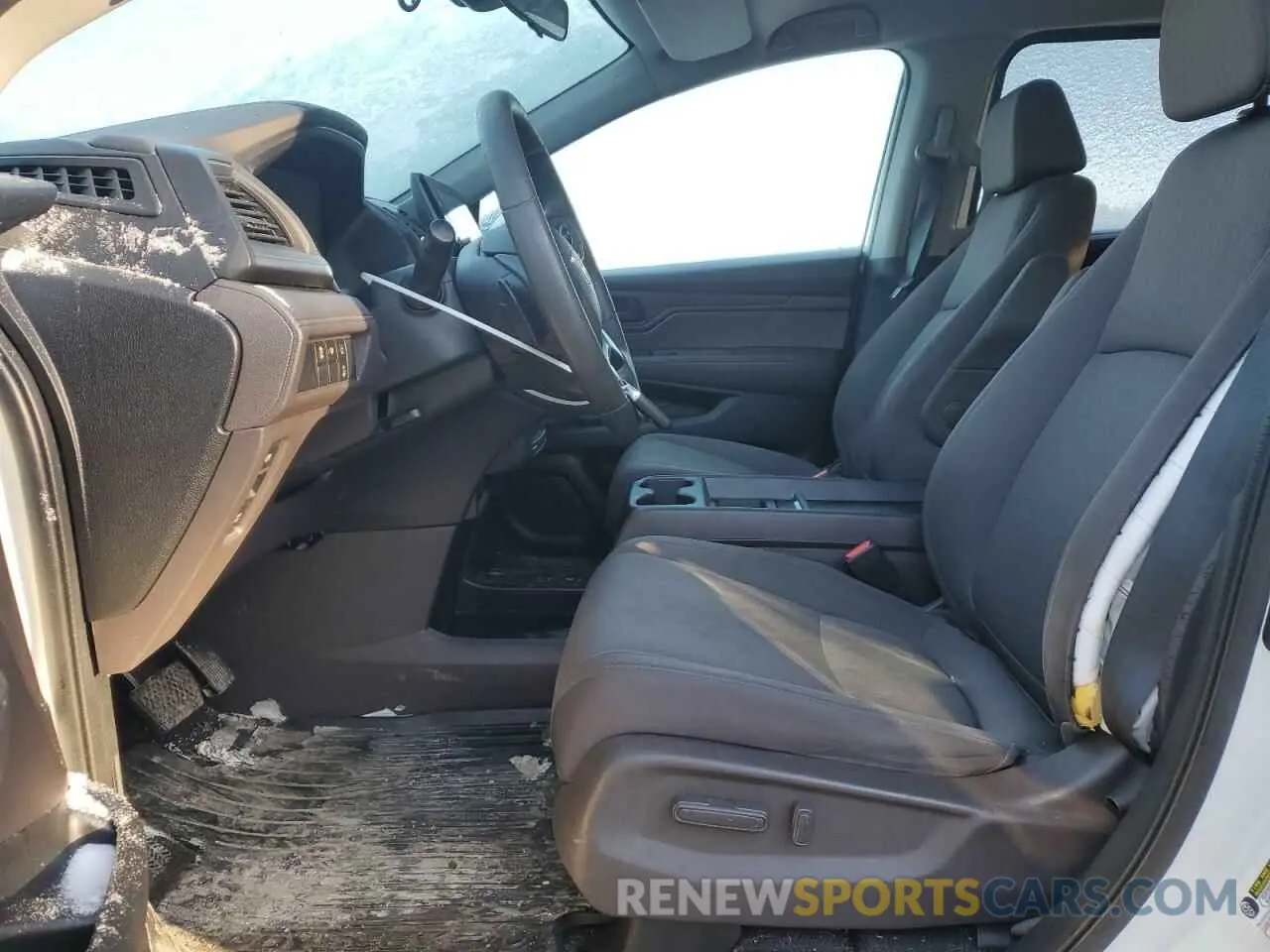 7 Photograph of a damaged car 5FNRL6H25KB500389 HONDA All Models 2019