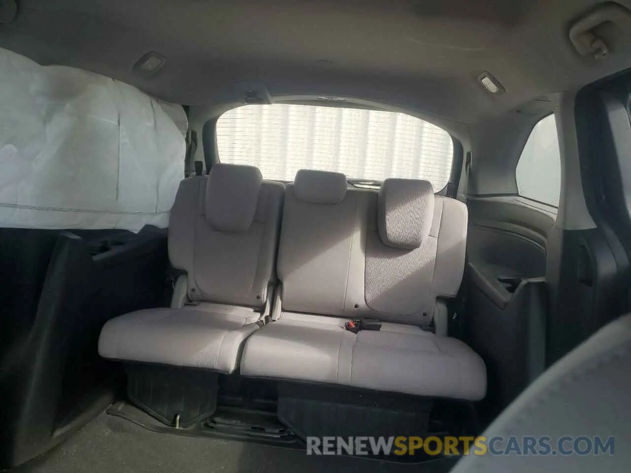 10 Photograph of a damaged car 5FNRL6H28KB013946 HONDA All Models 2019