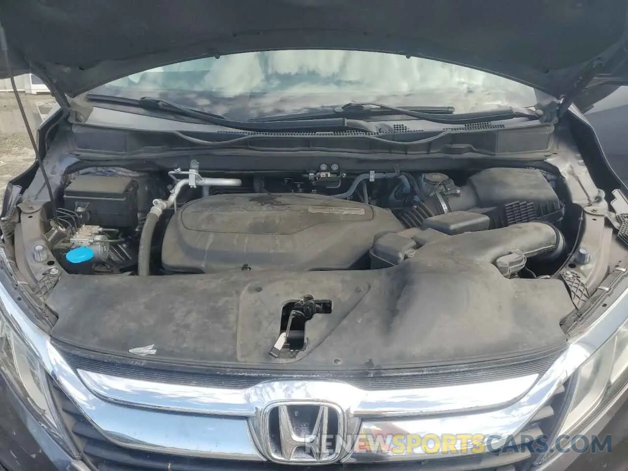 12 Photograph of a damaged car 5FNRL6H28KB013946 HONDA All Models 2019