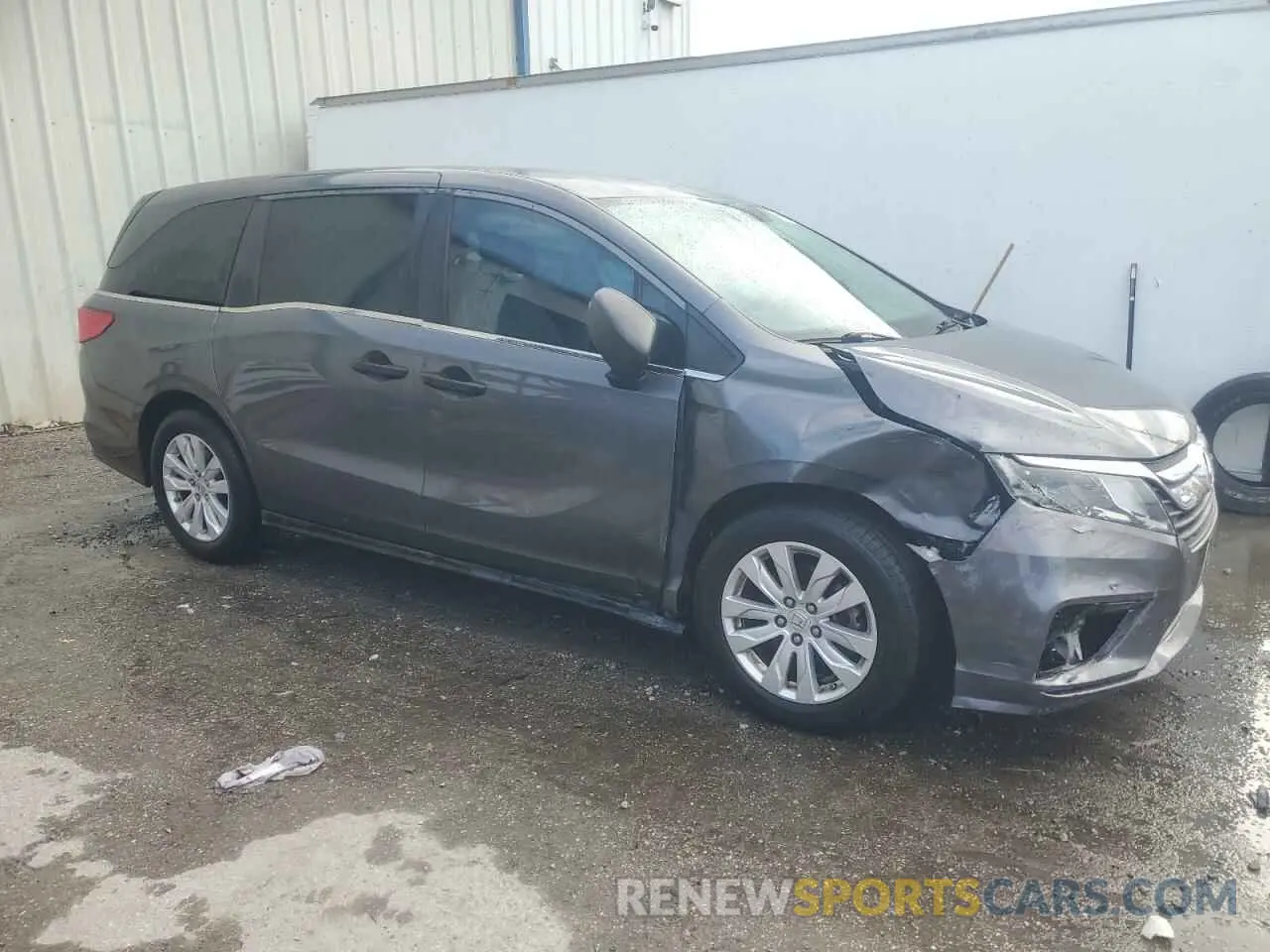 4 Photograph of a damaged car 5FNRL6H28KB013946 HONDA All Models 2019