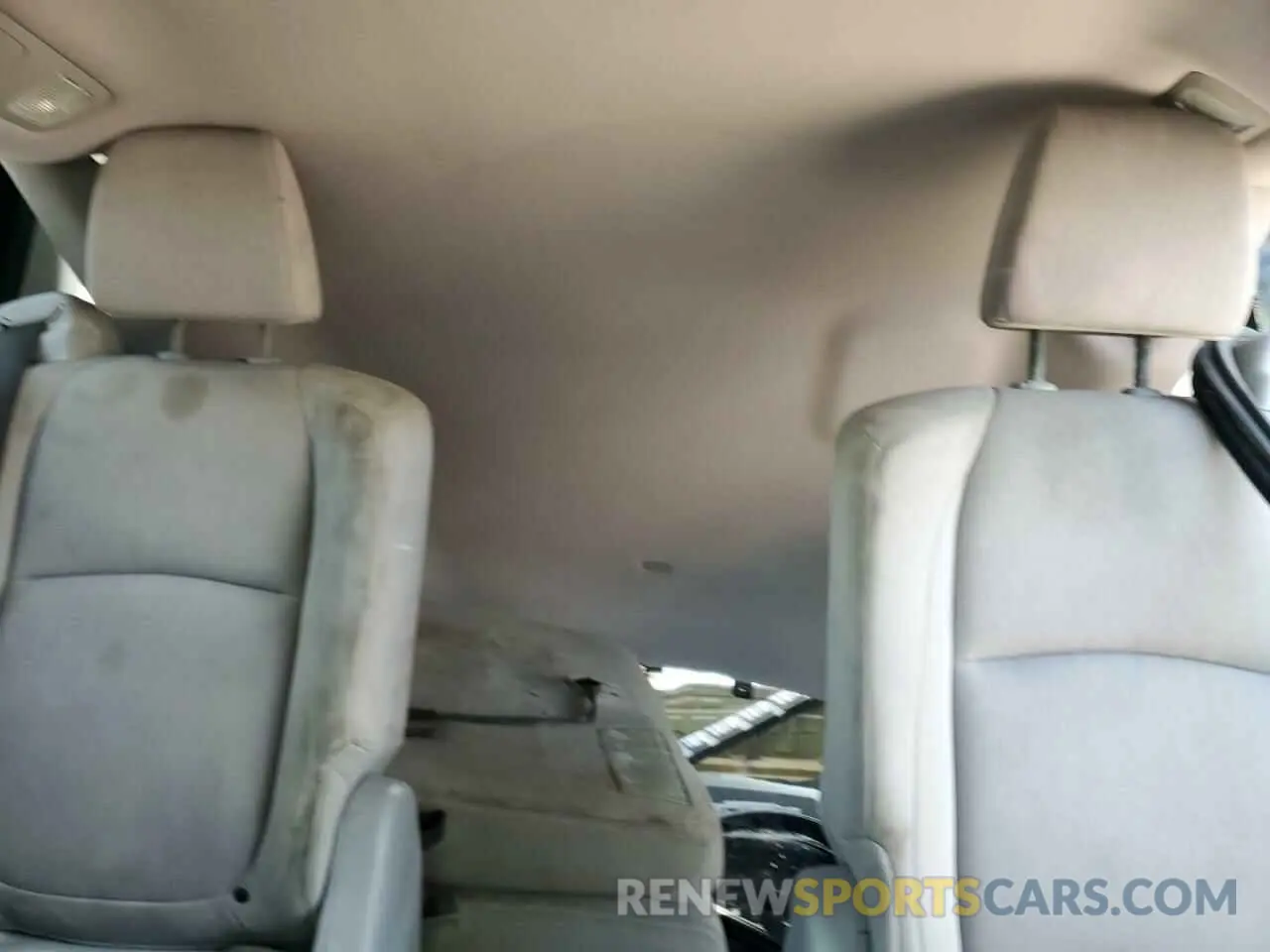 10 Photograph of a damaged car 5FNRL6H28KB027071 HONDA All Models 2019