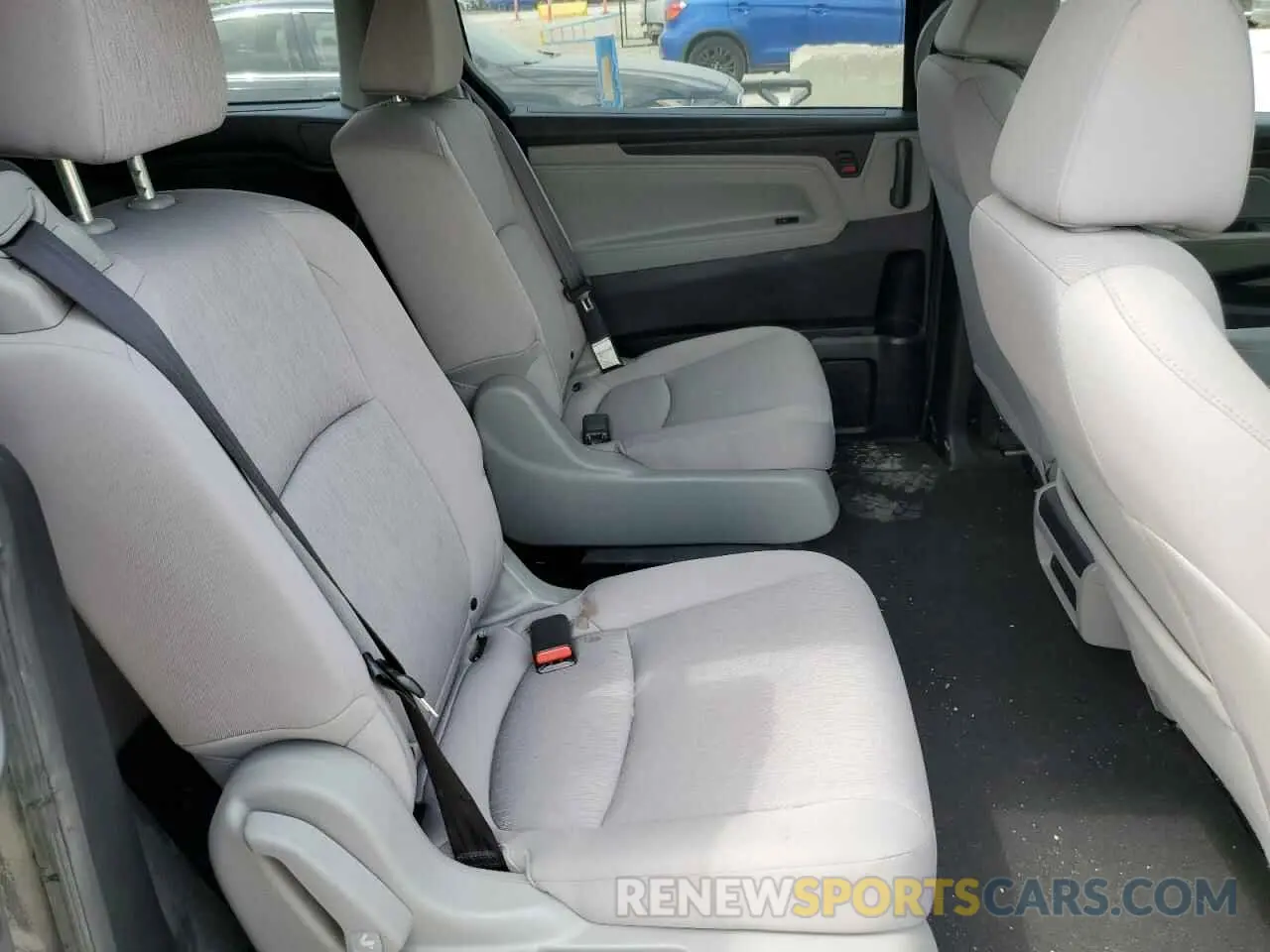 11 Photograph of a damaged car 5FNRL6H29KB013437 HONDA All Models 2019