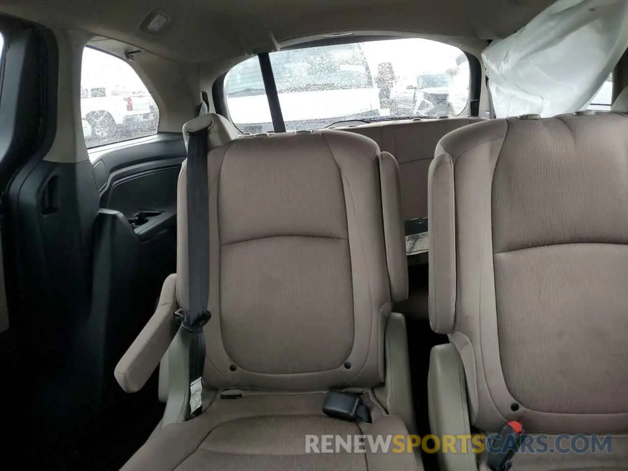 10 Photograph of a damaged car 5FNRL6H51KB090958 HONDA All Models 2019