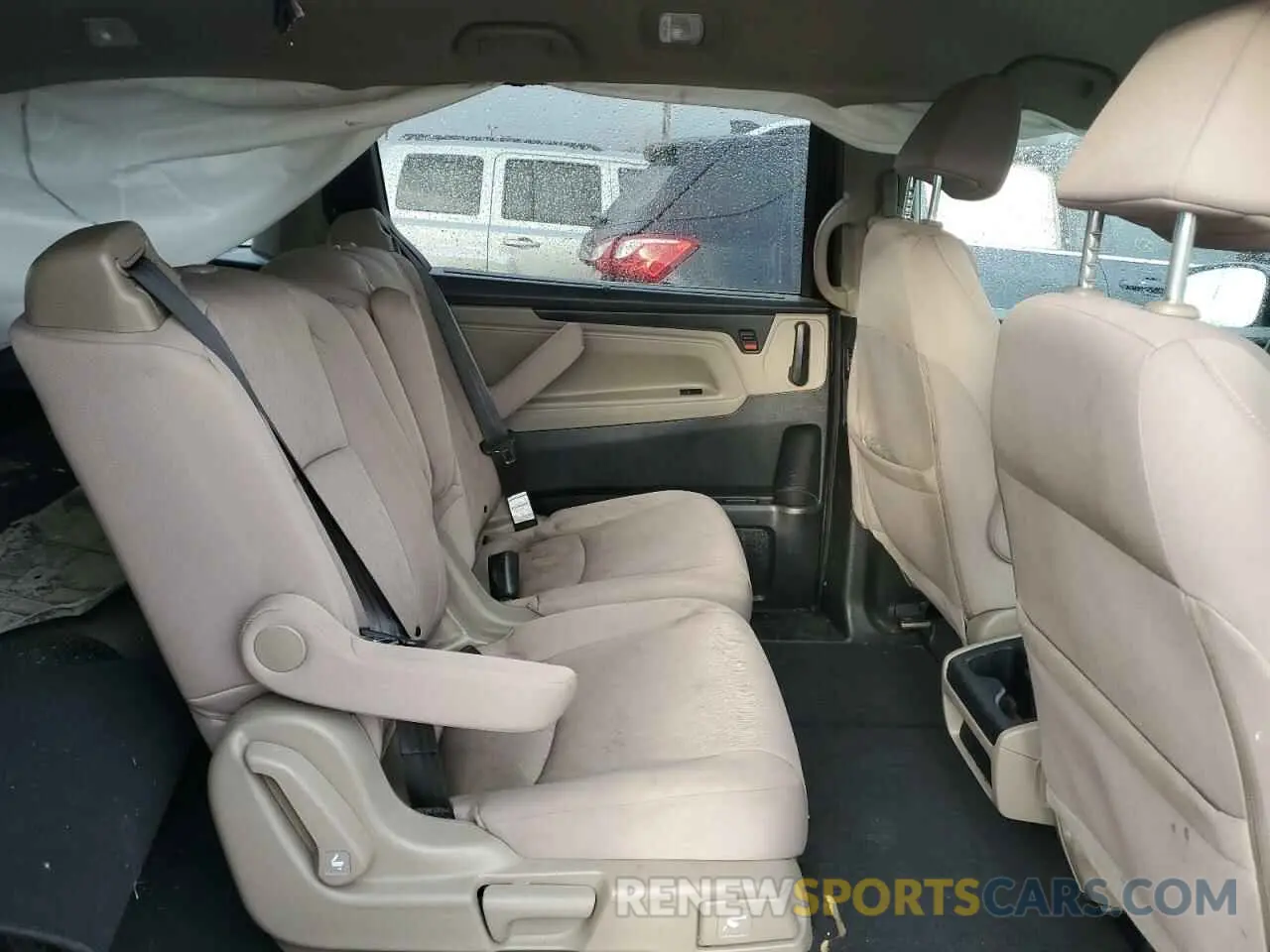 11 Photograph of a damaged car 5FNRL6H51KB090958 HONDA All Models 2019
